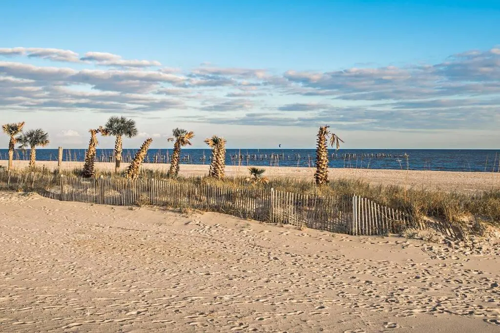Relaxing 5-Bedroom Villa with Outdoor Oasis