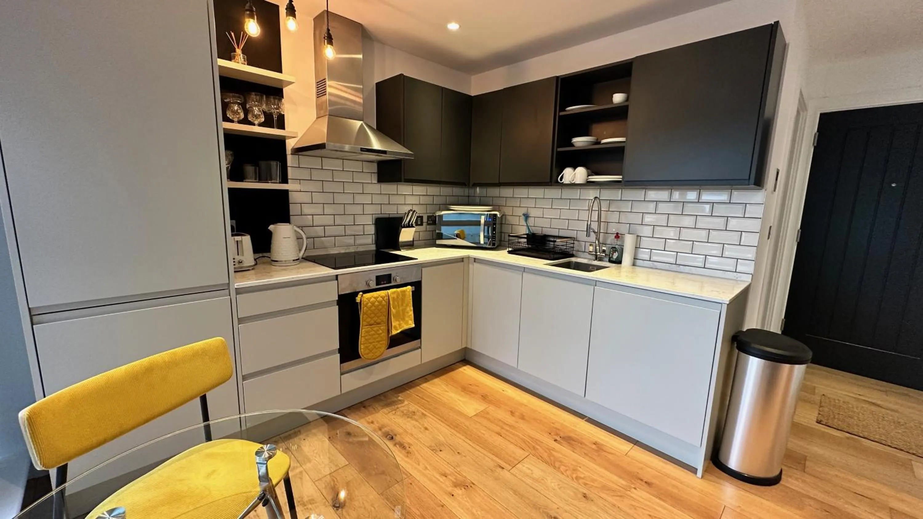 Modern & stylish 1 bedroom flat