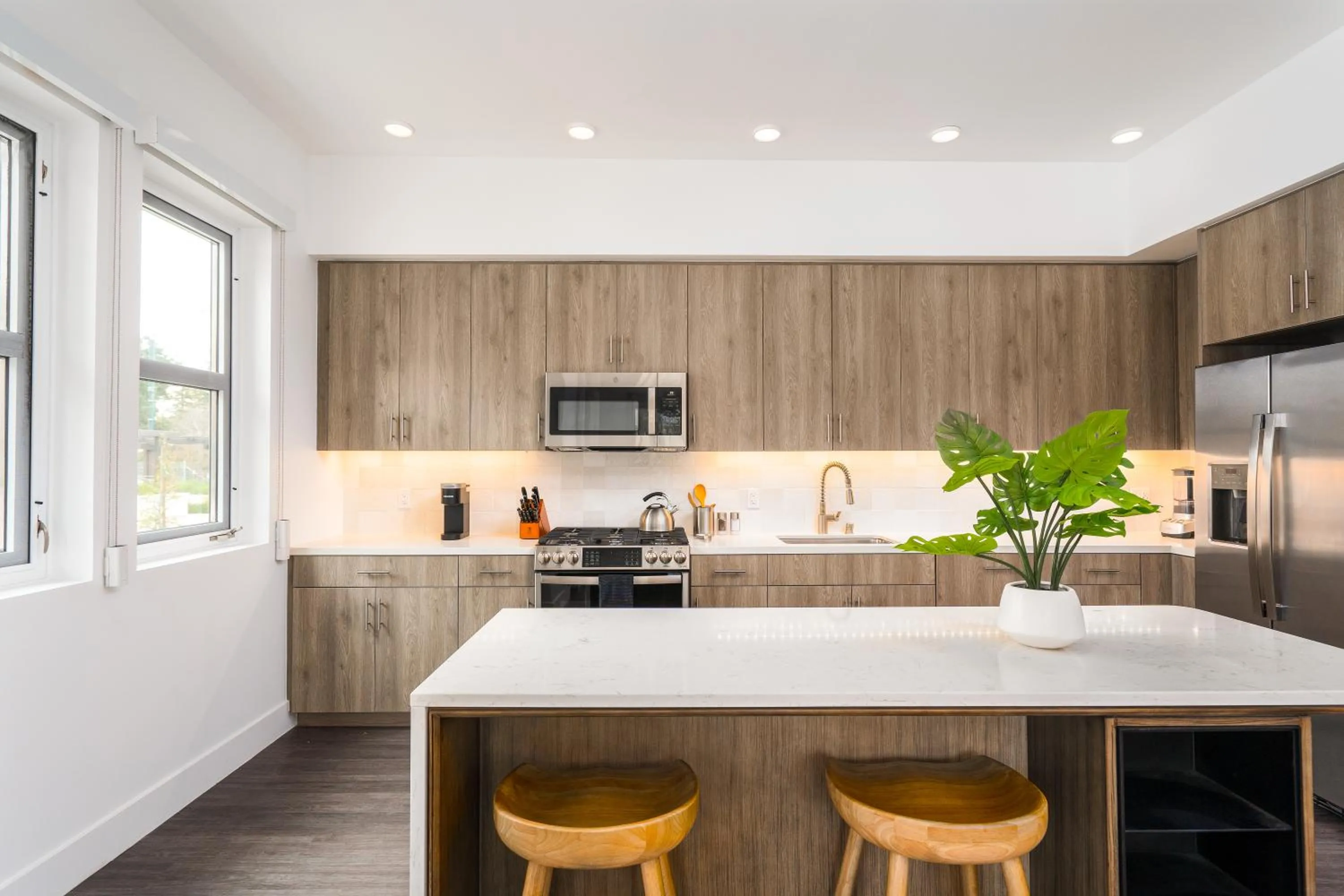Kitchen or kitchenette in Mint House Menlo Park by Kasa