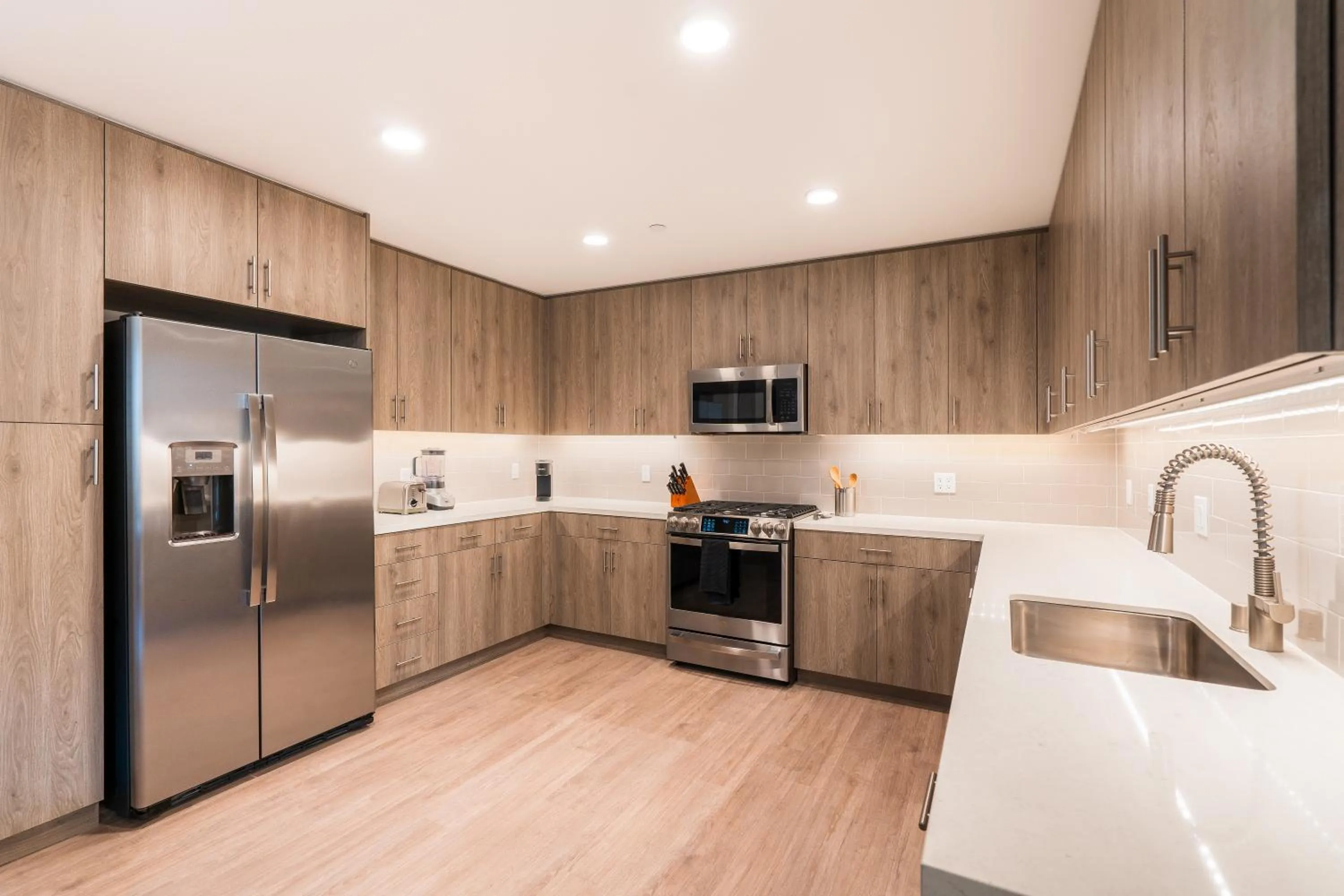 Kitchen or kitchenette in Mint House Menlo Park by Kasa