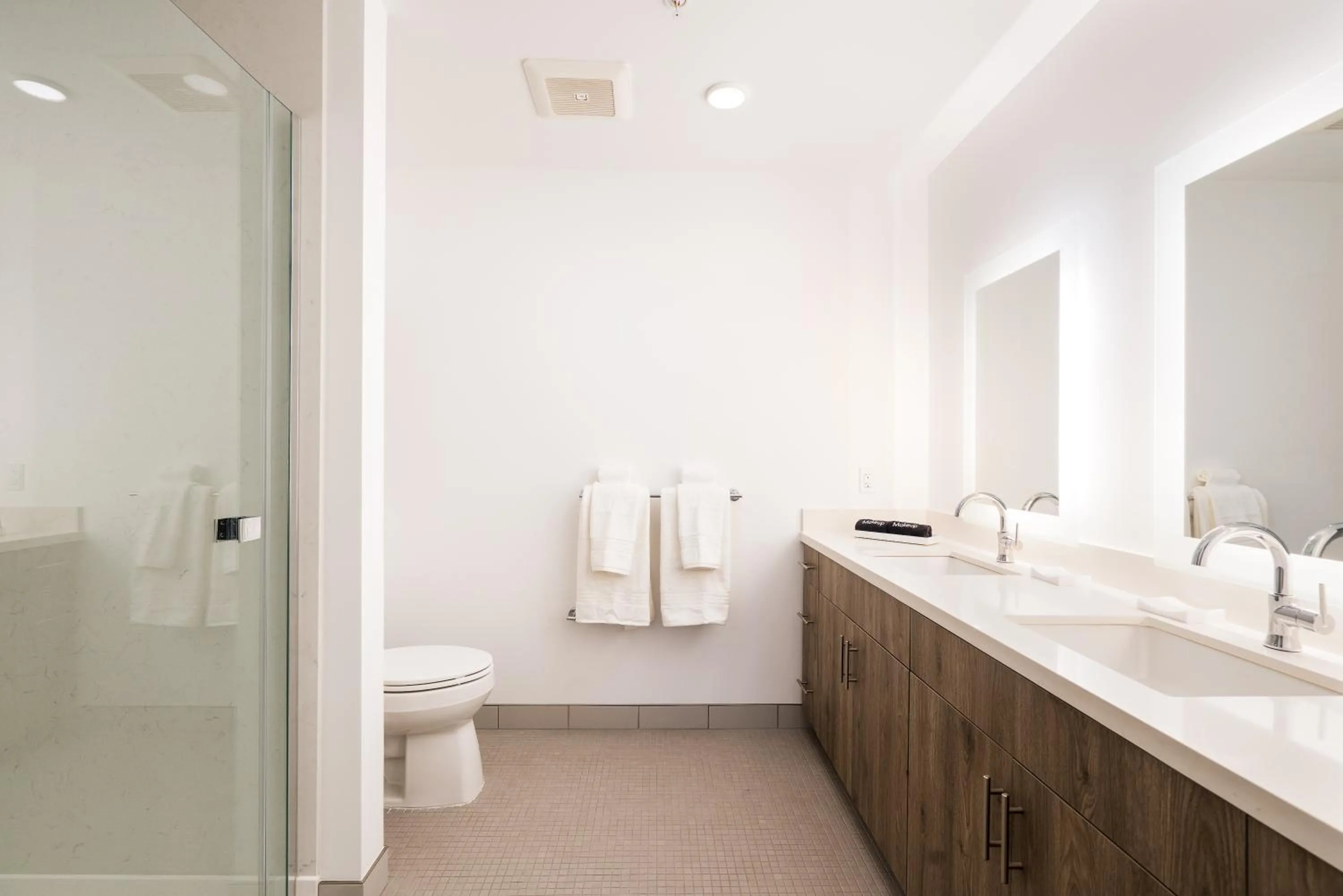 Bathroom in Mint House Menlo Park by Kasa