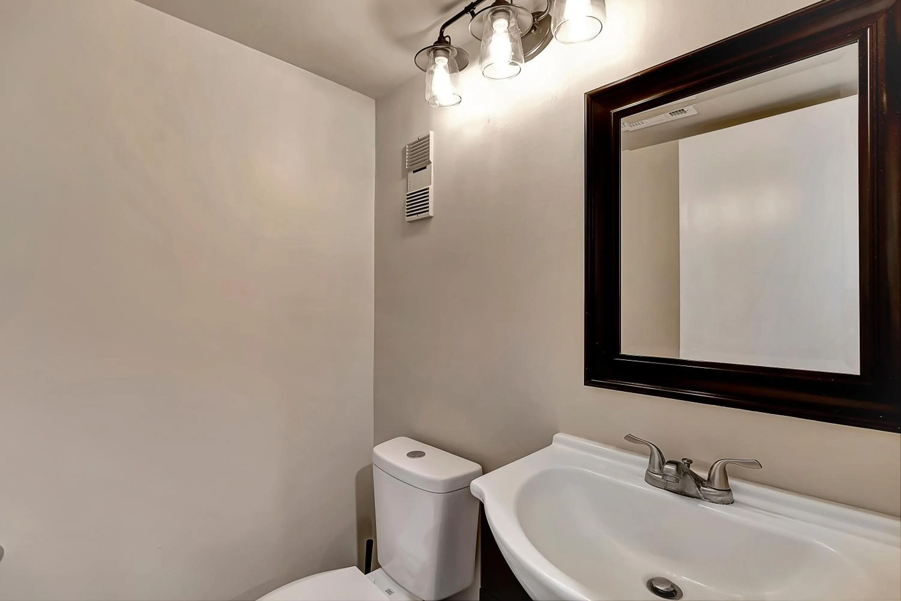 Property building in Treetops 6101