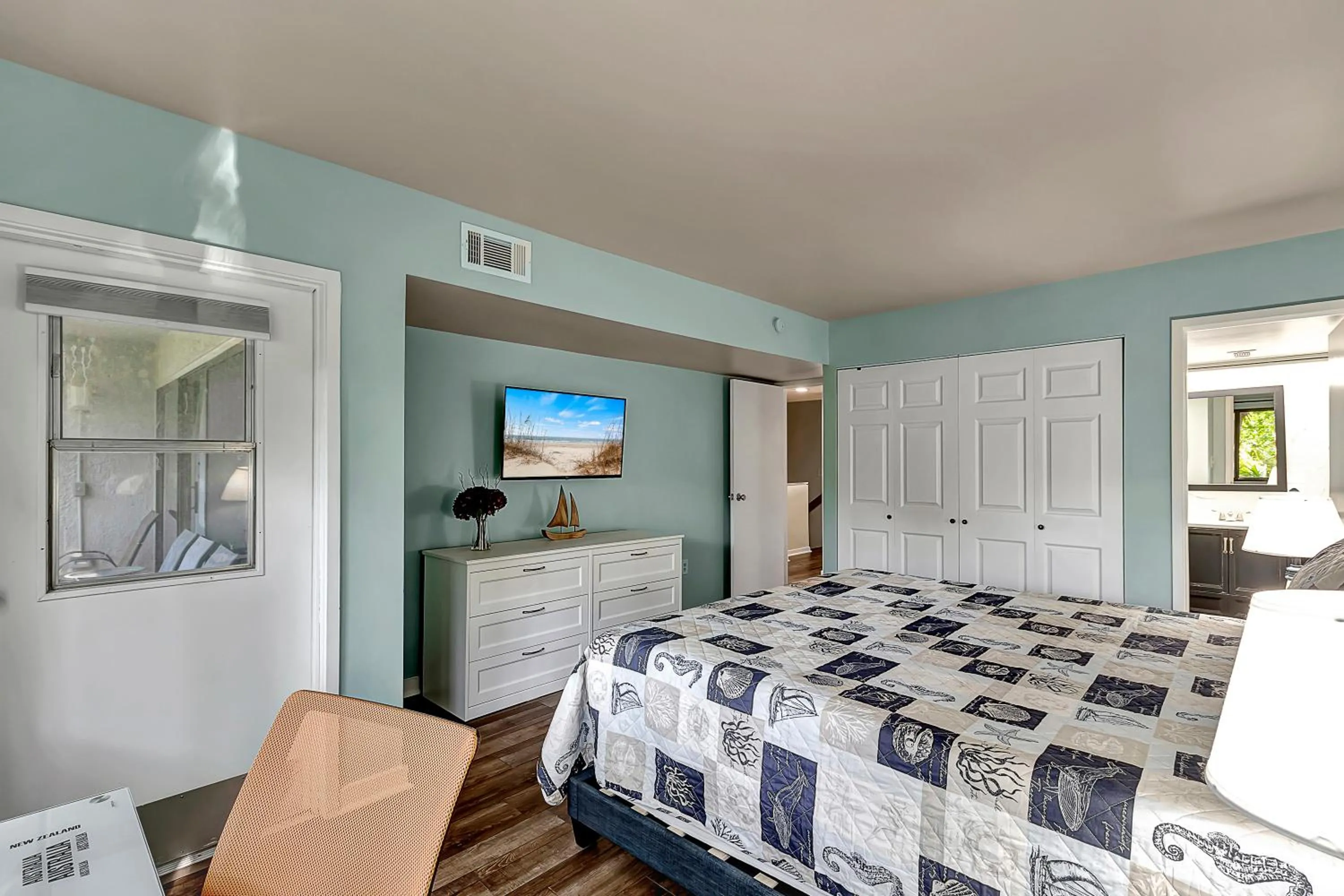 Property building, Bed in Treetops 6101