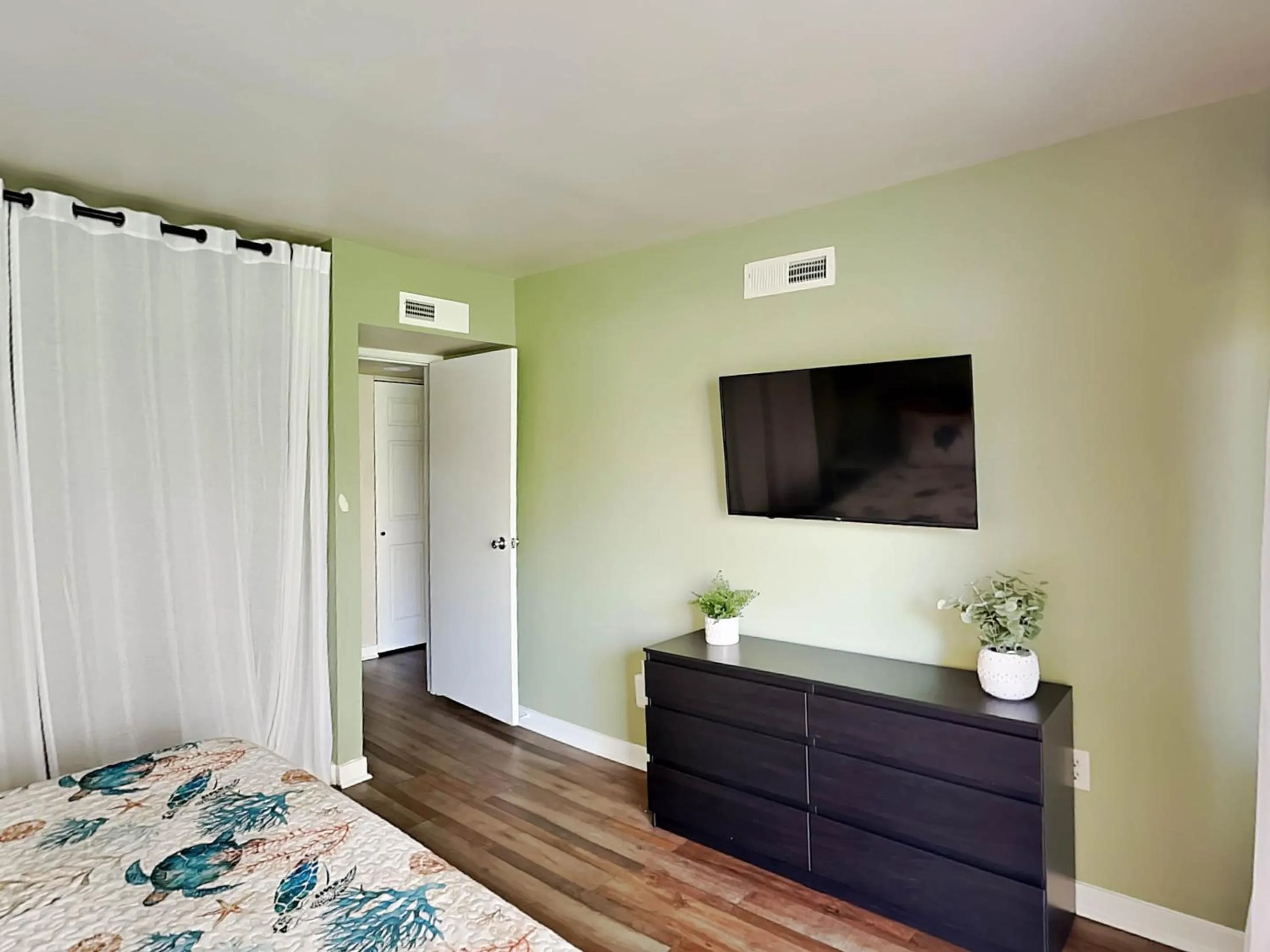 Bed in Treetops 6101