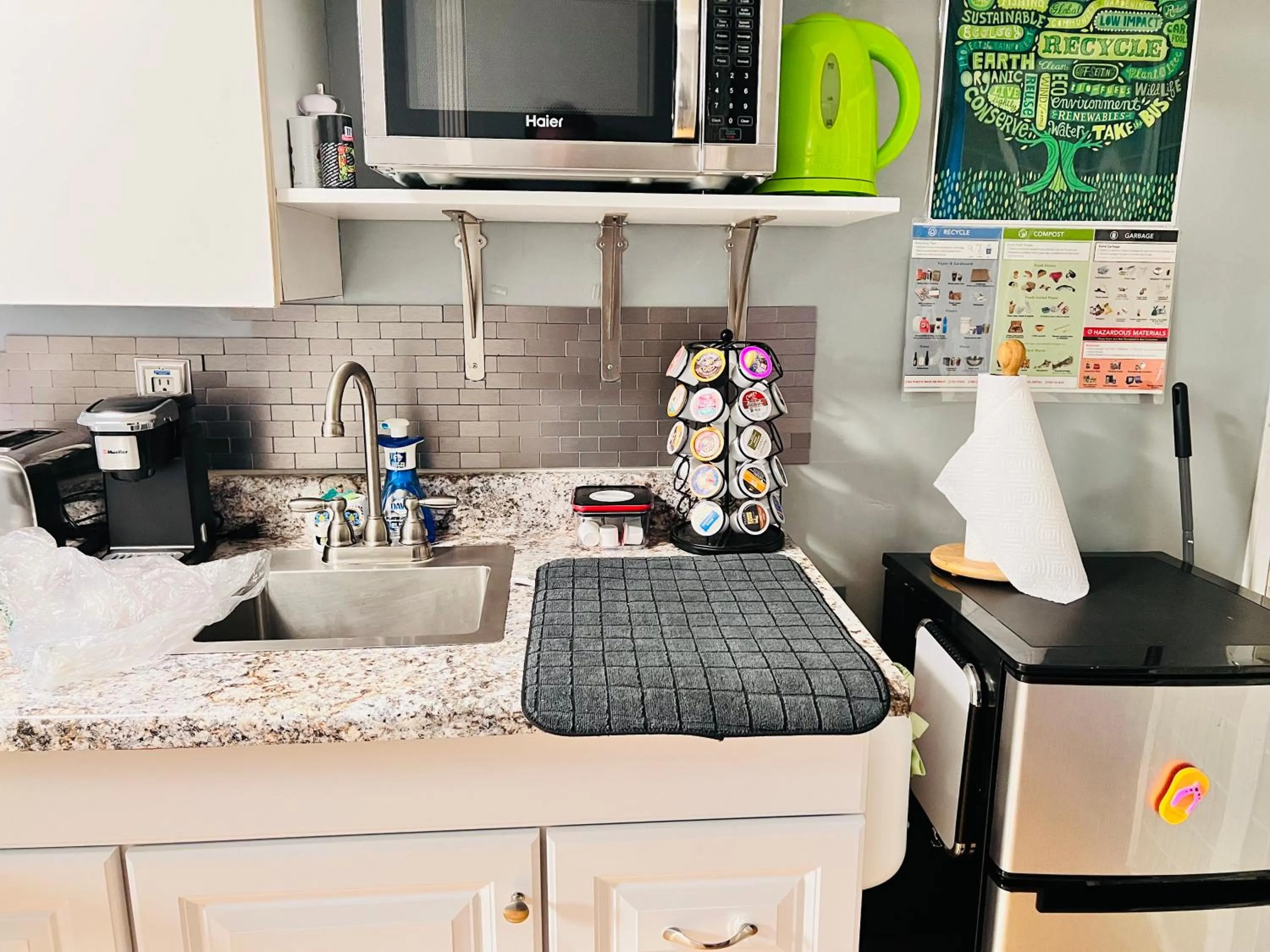 Tiny House with private Hot Tub near Seattle