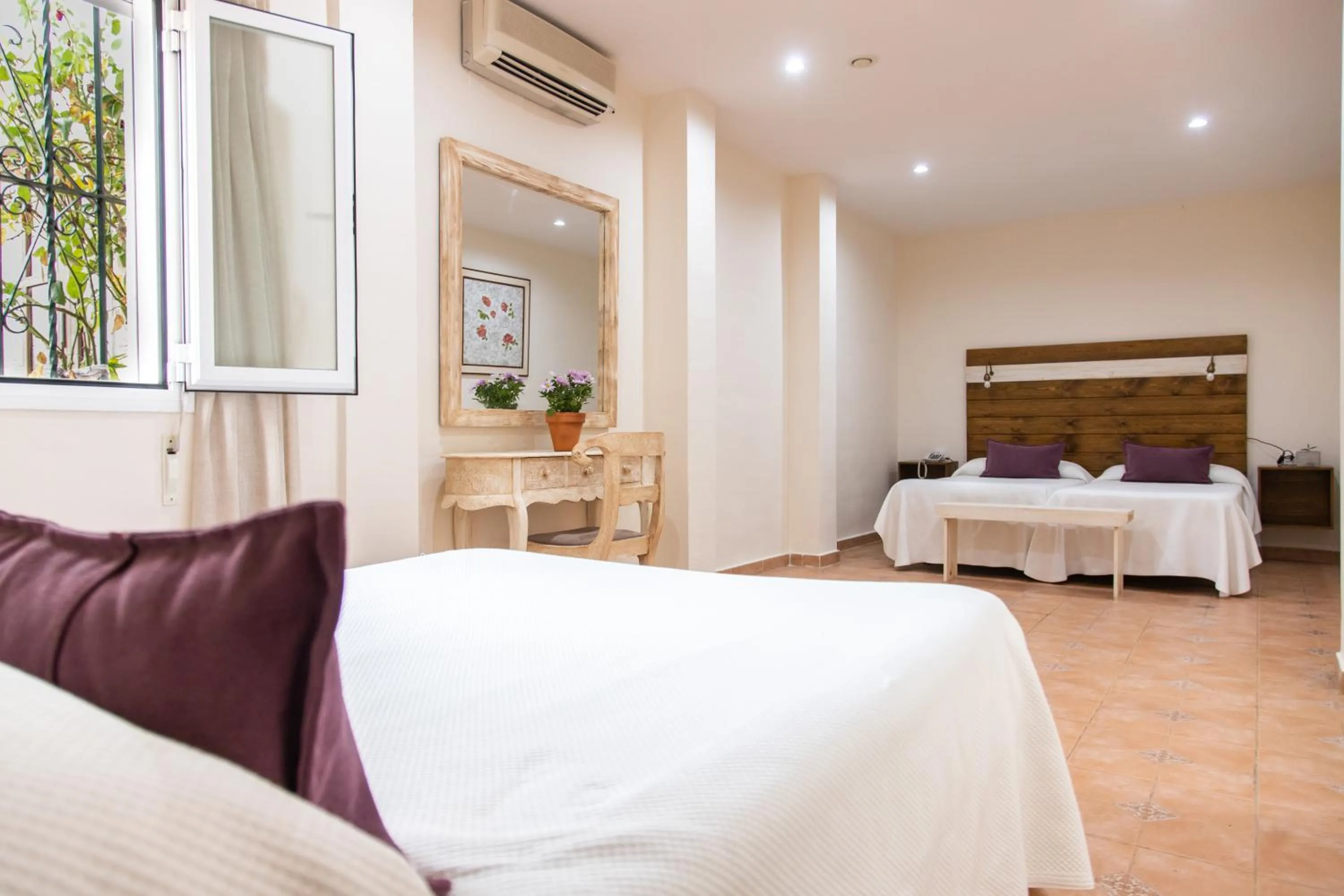 Photo of the whole room, Bed in Puerta de Algadir