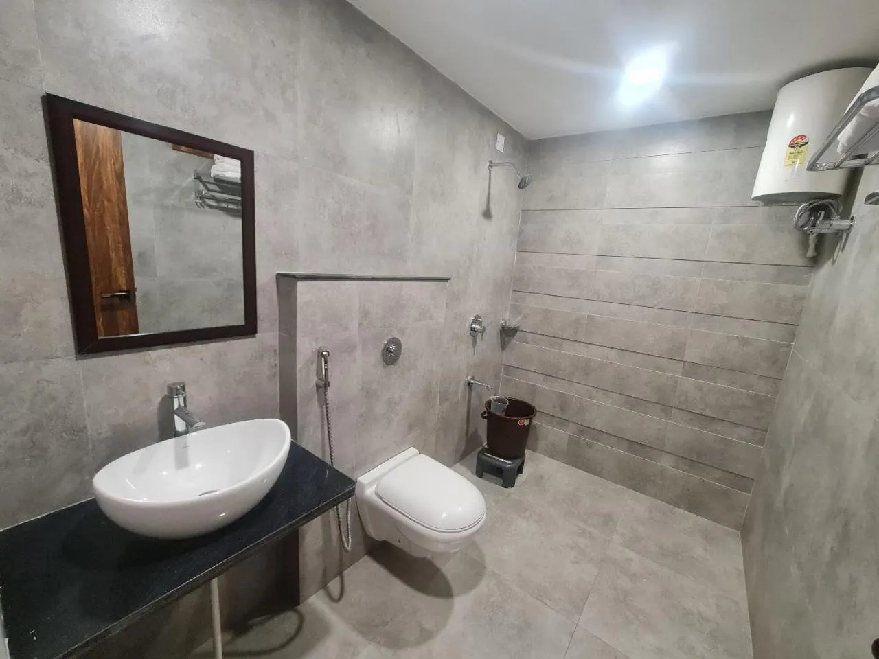 Shower in HOTEL ARSH RFESIDENCY