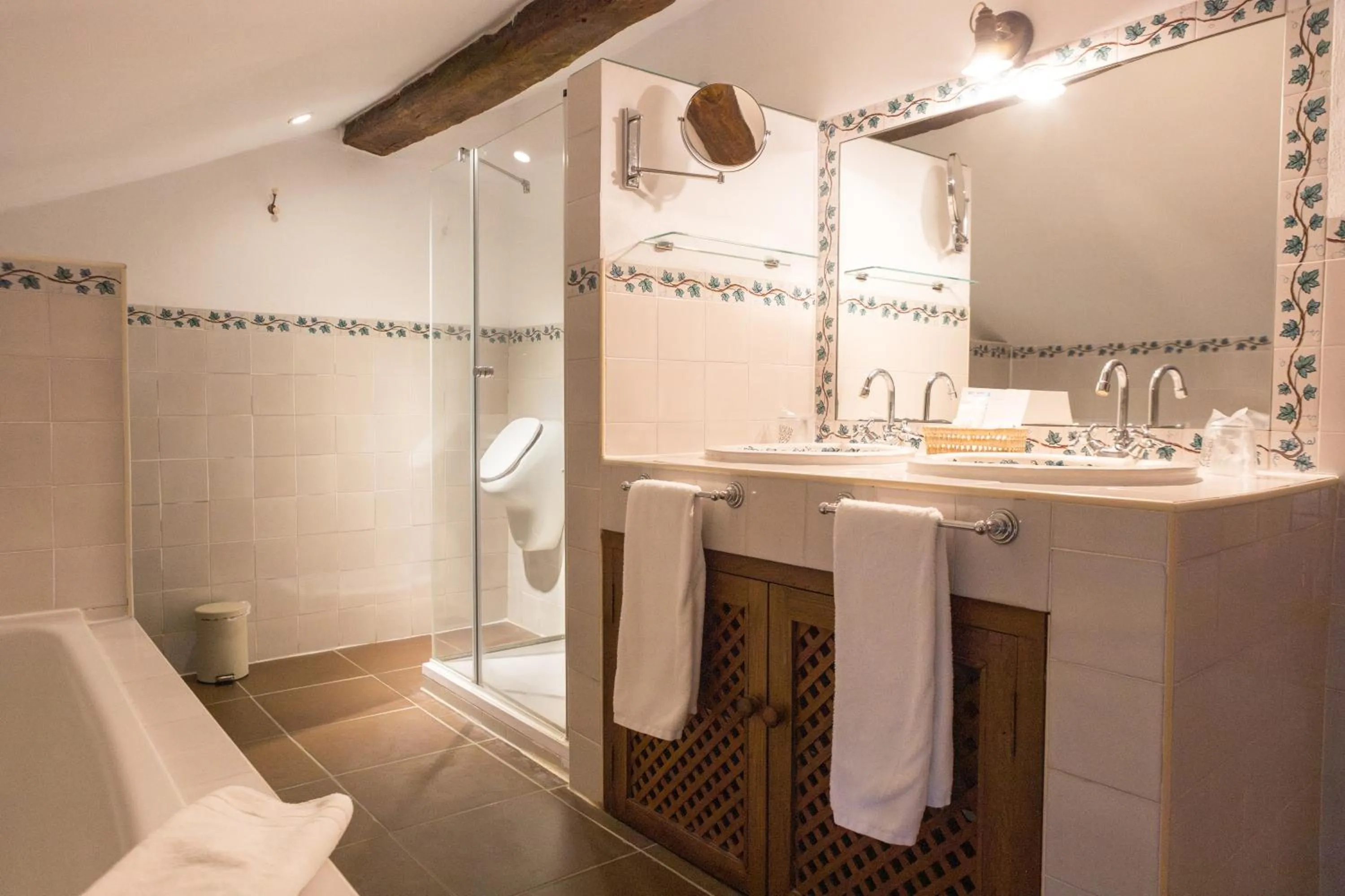 Bathroom in Posada La Torre de La Quintana