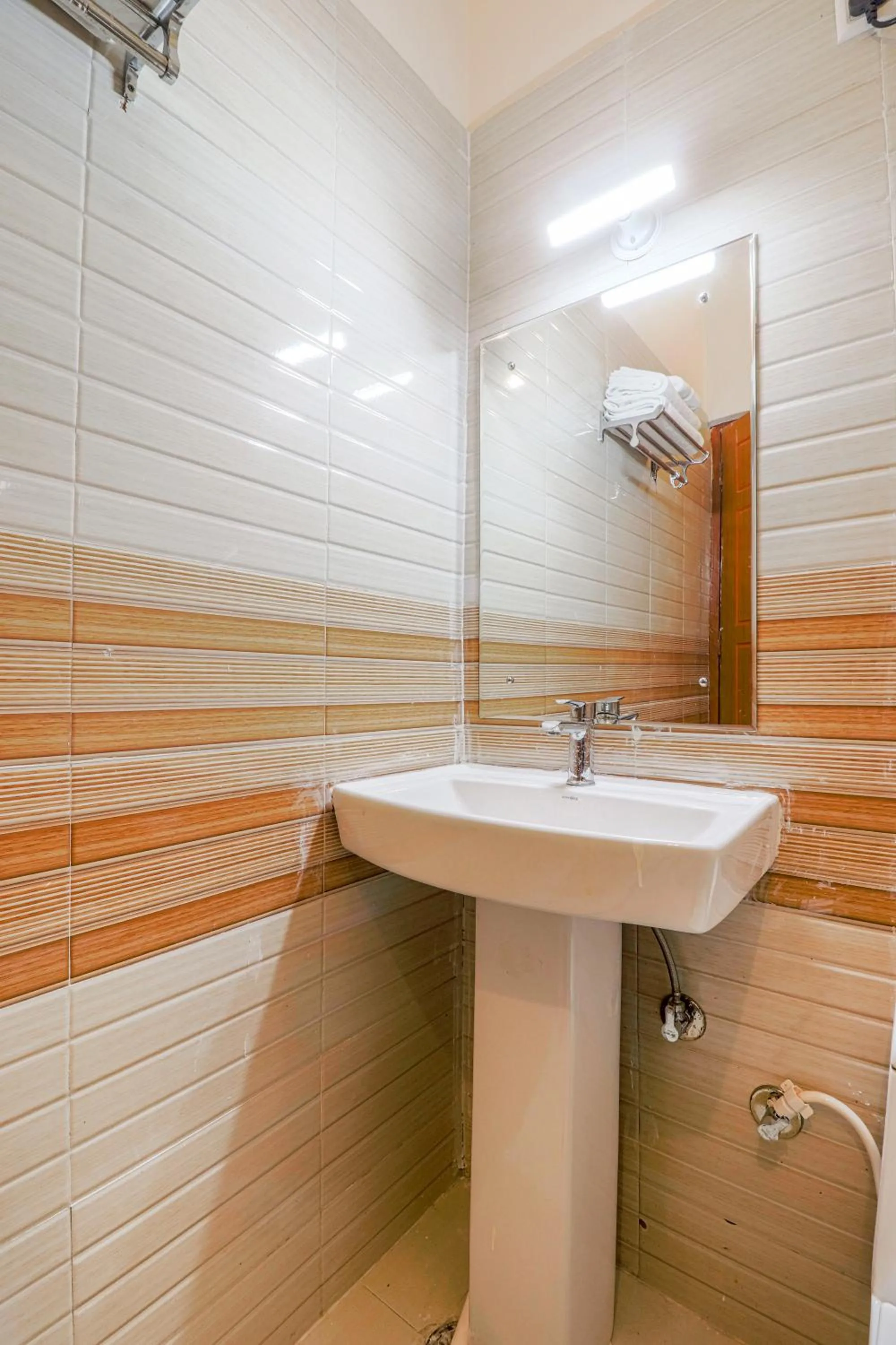 Shower in Shanti Vilaas