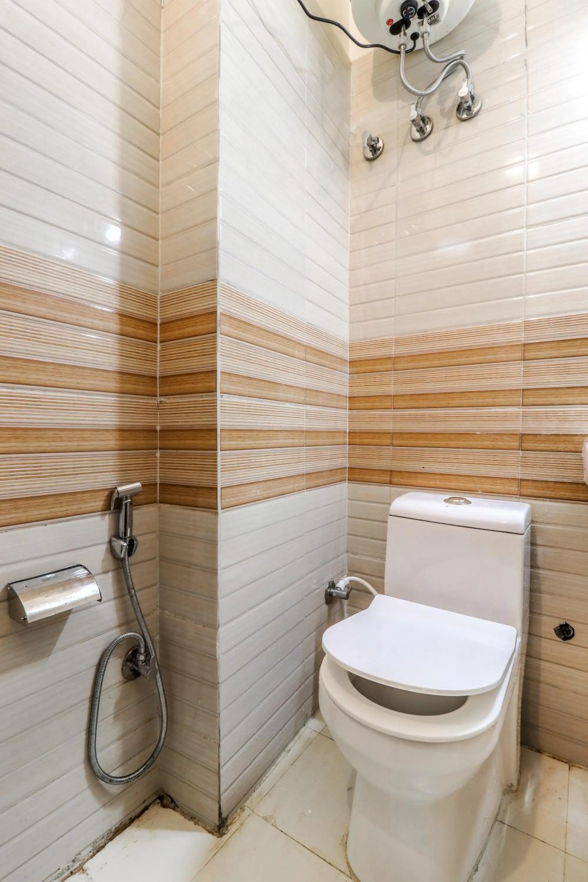 Toilet in Shanti Vilaas