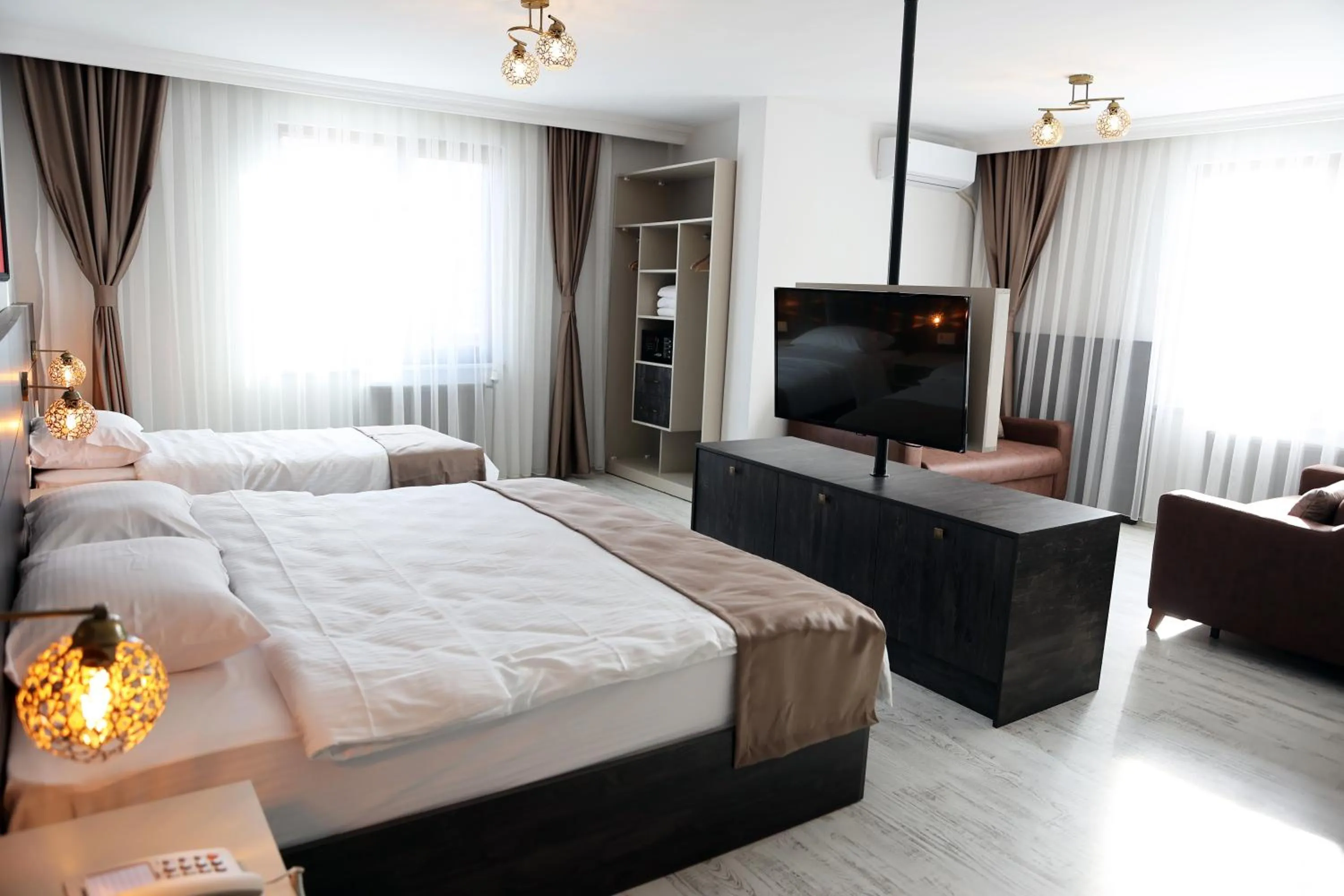 Bed in SAR-PER Hotel