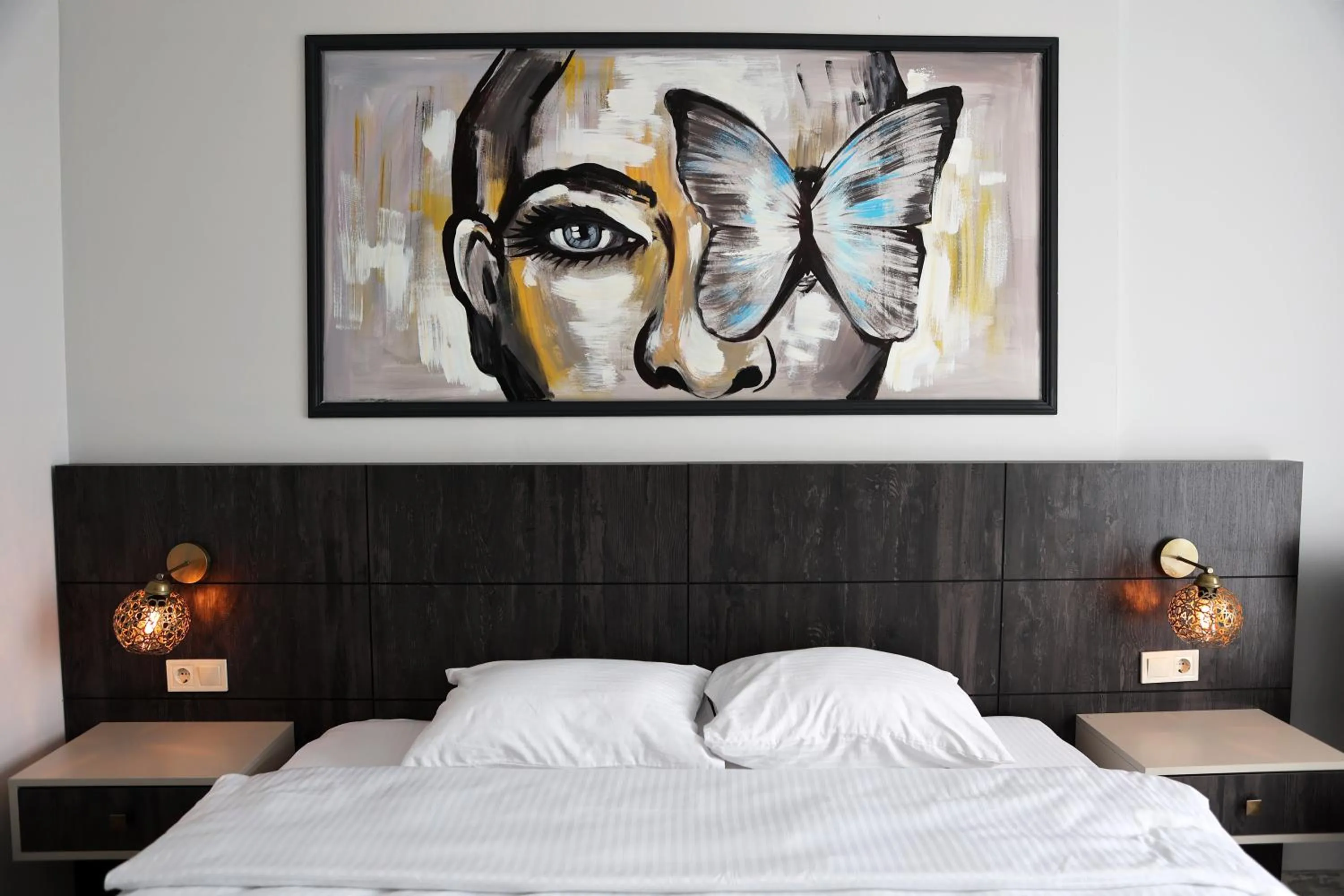 Bed in SAR-PER Hotel