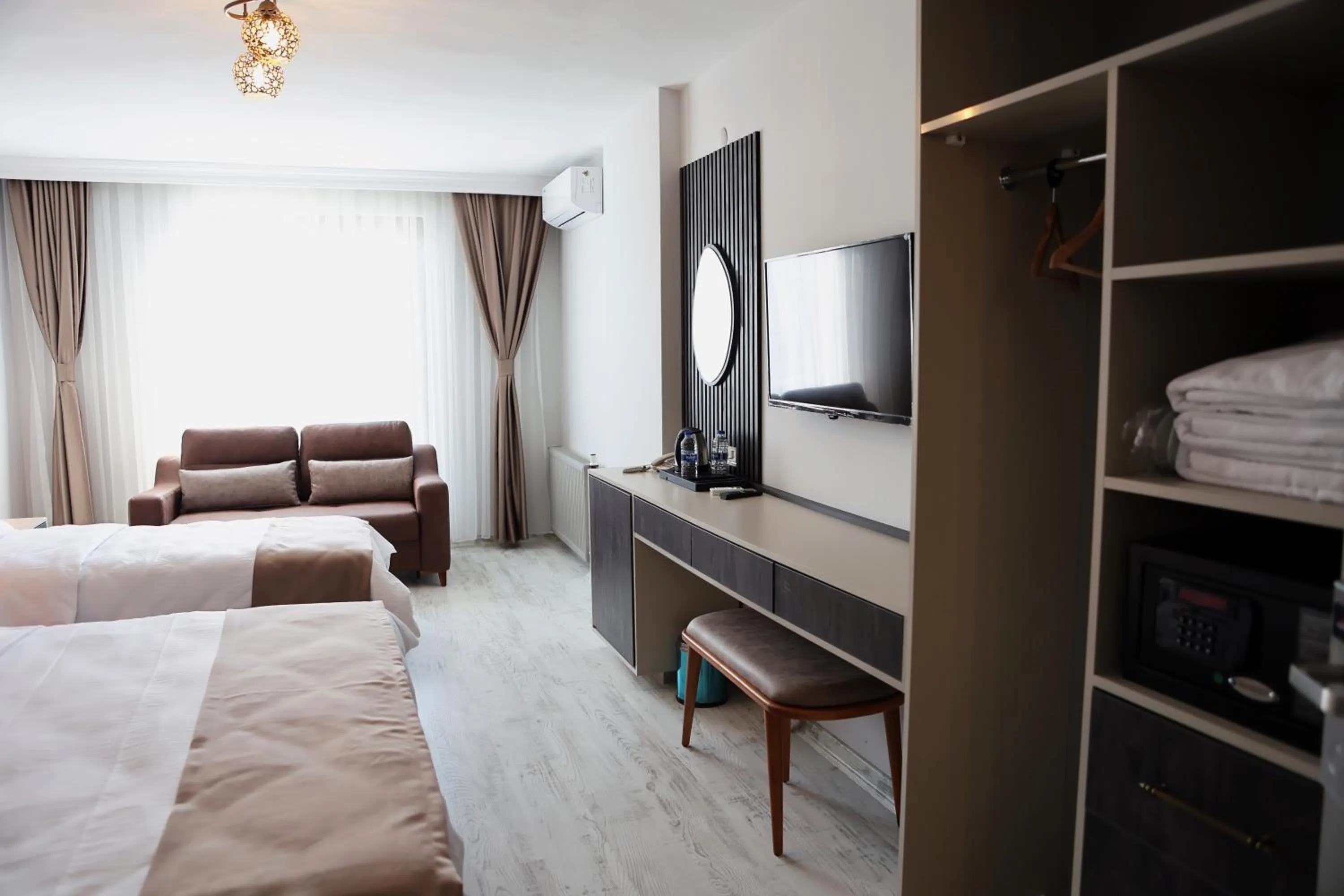 Bed in SAR-PER Hotel