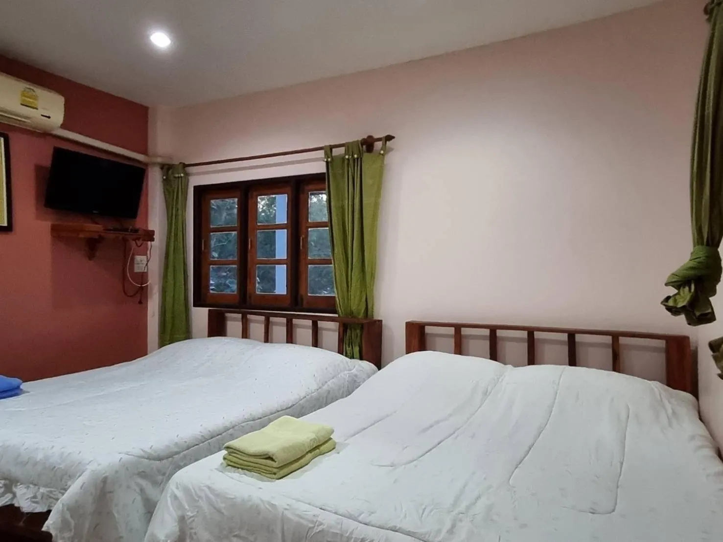 Bed in Sawasdee Sichang