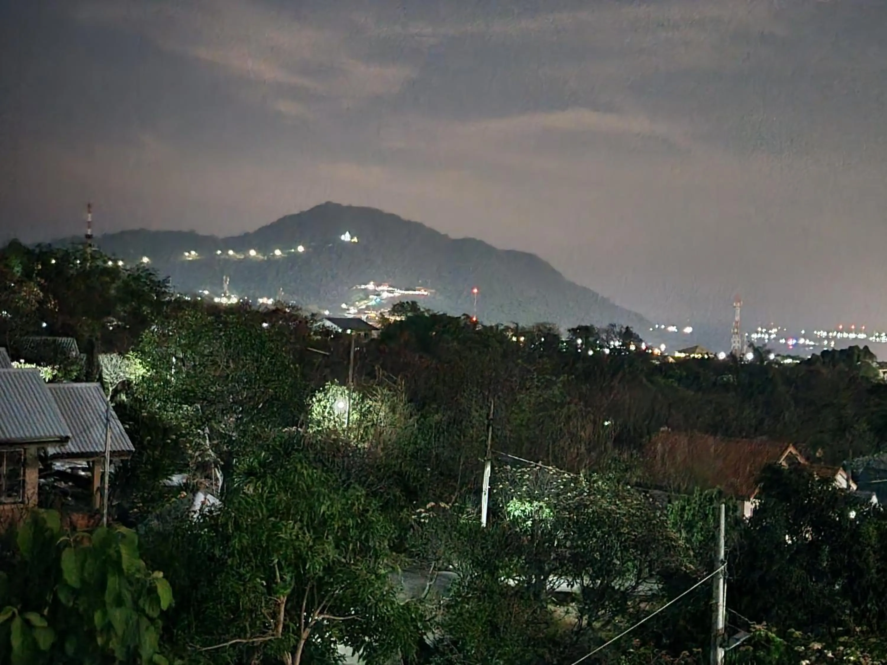 Night in Sawasdee Sichang