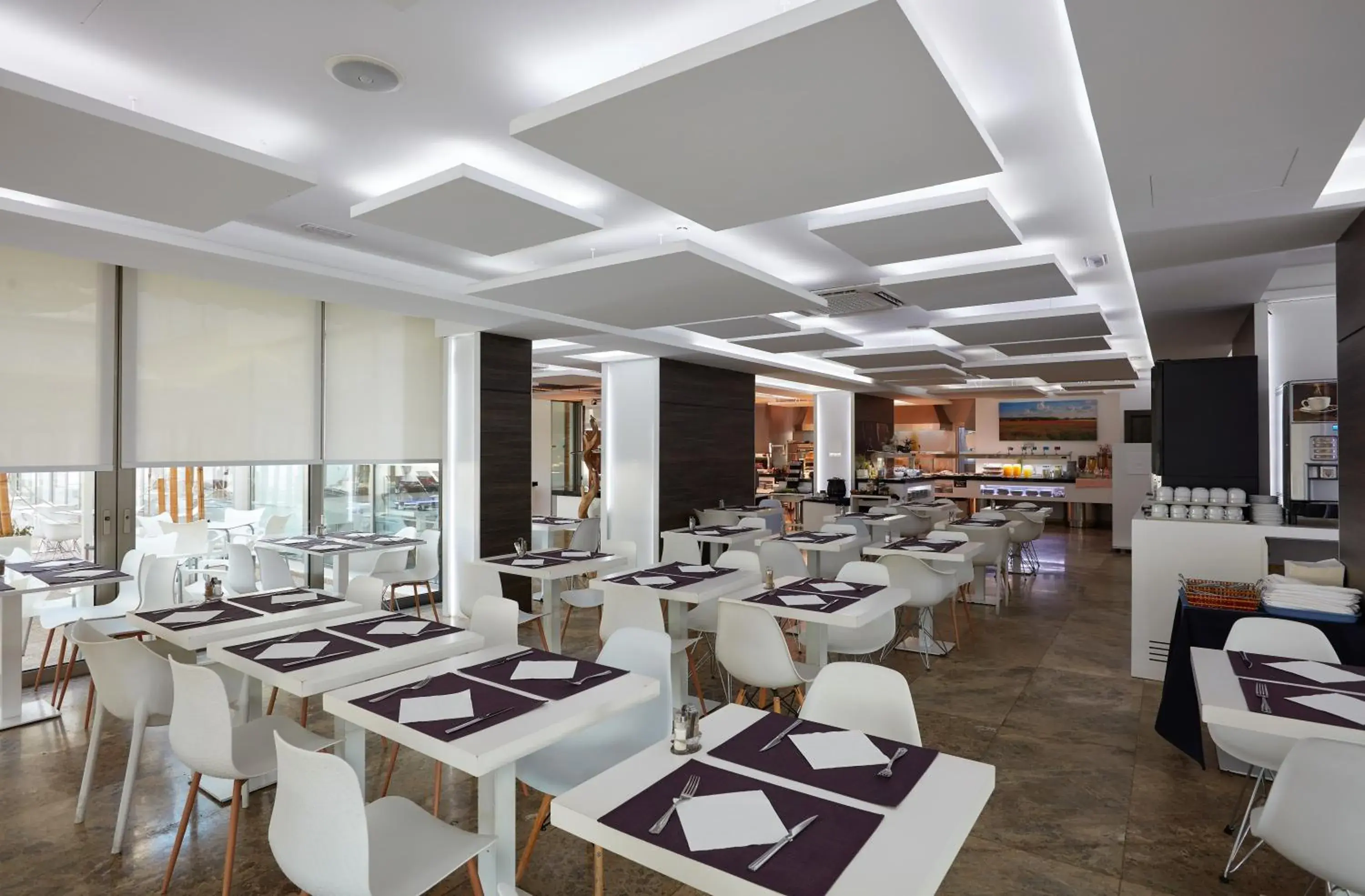 Restaurant/places to eat in Flamingo Beach Resort - Adults Recommended Restaurant/places to eat in Flamingo Beach Resort - Adults Recommended