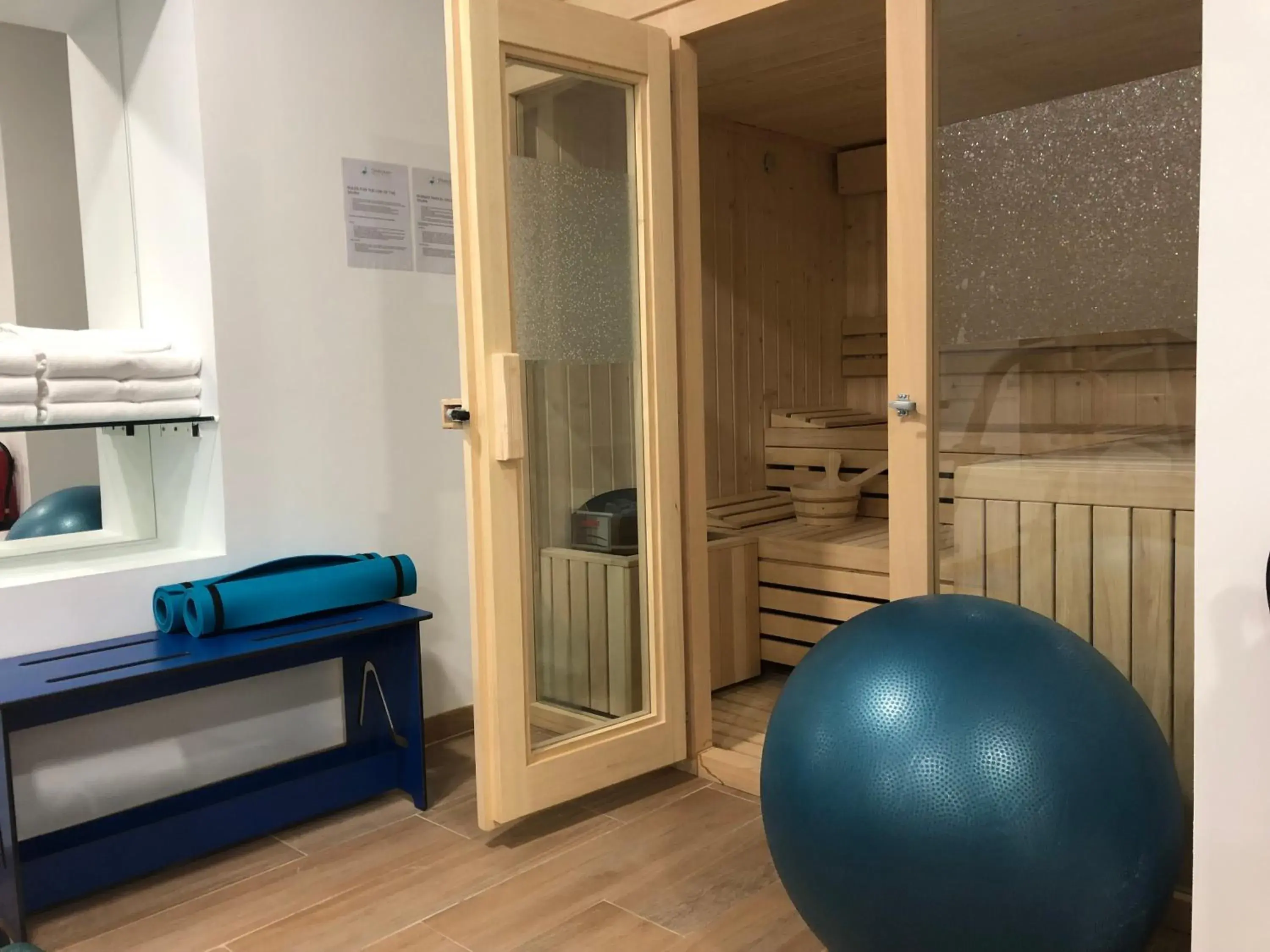 Sauna, Bed in Flamingo Beach Resort - Adults Recommended Sauna, Bed in Flamingo Beach Resort - Adults Recommended