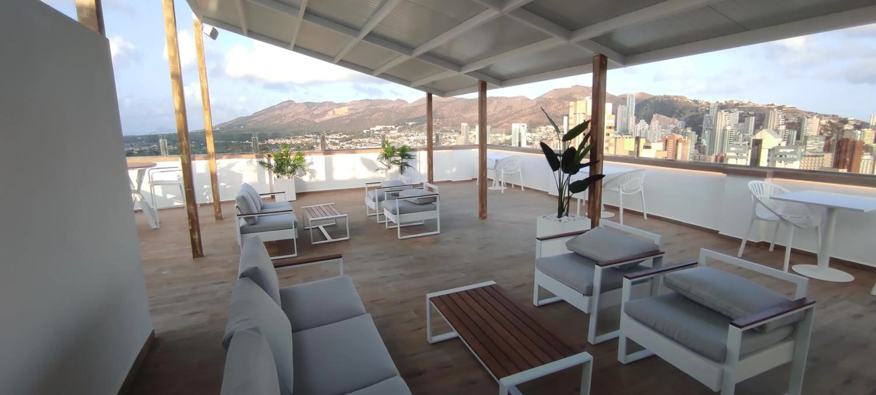 Lounge or bar in Flamingo Beach Resort - Adults Recommended