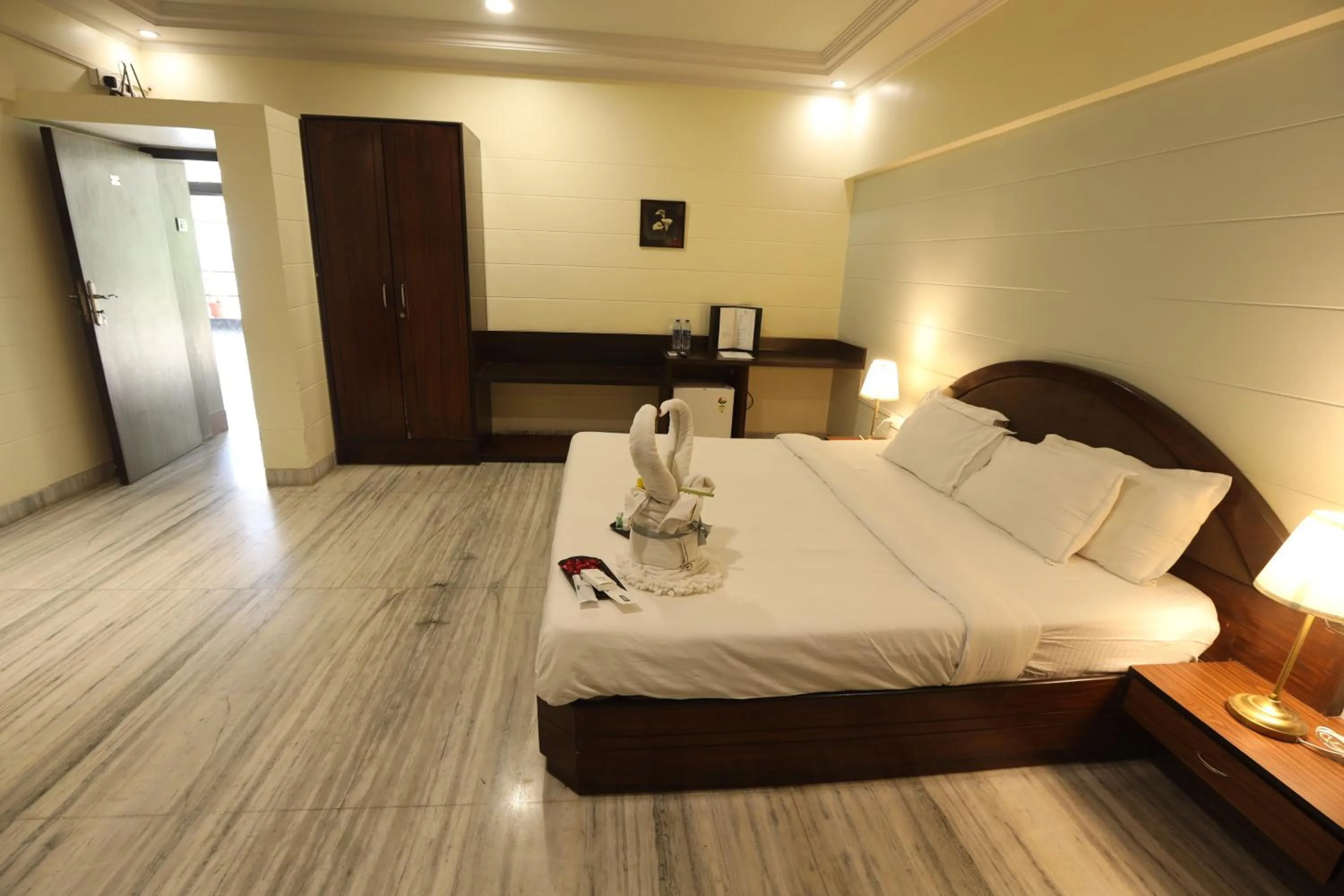 Bed in Country Inn by Kempinski Hotel and Resort - Mumbai International Airport