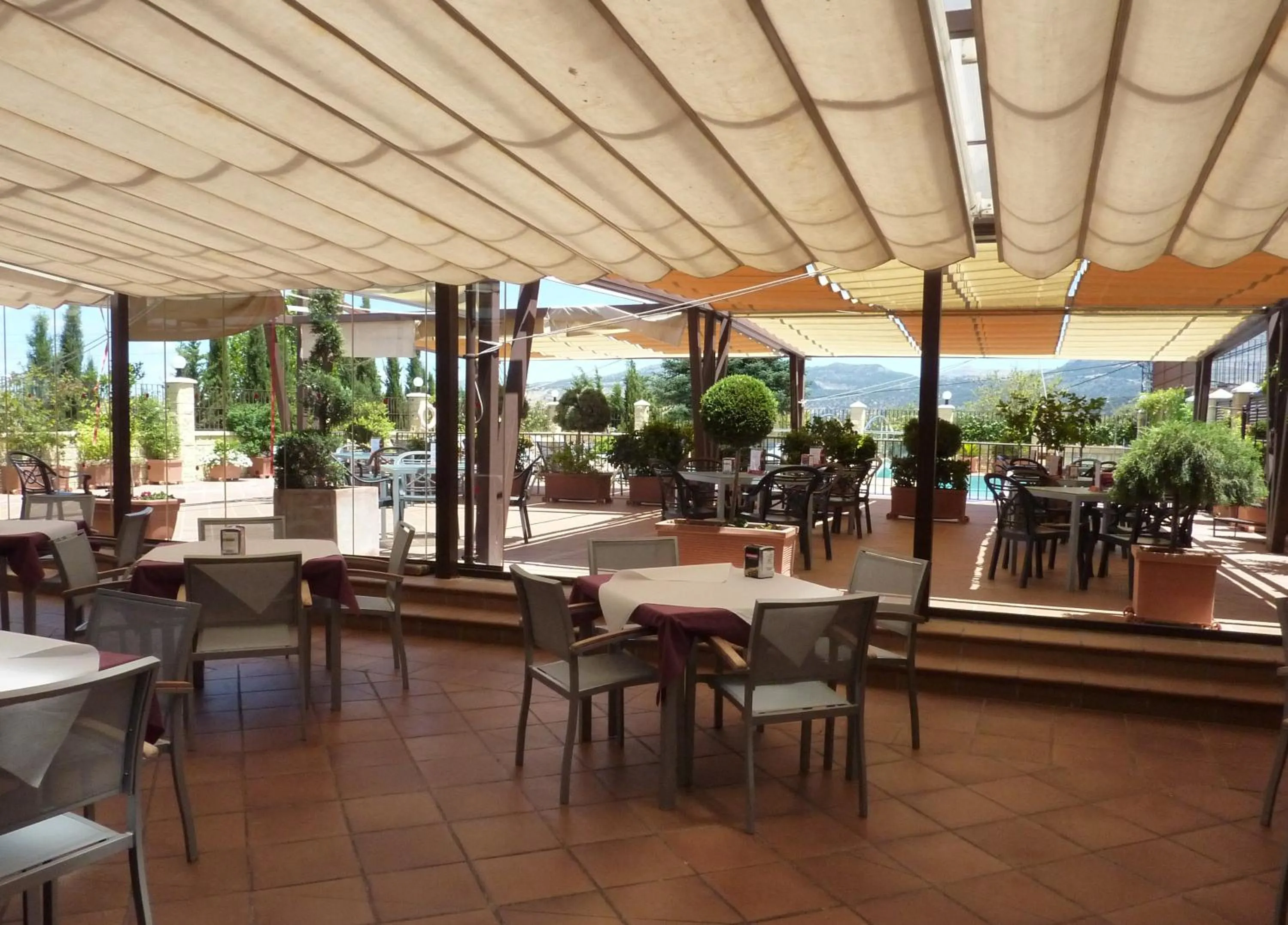 Restaurant/places to eat in Hotel Sierra Hidalga