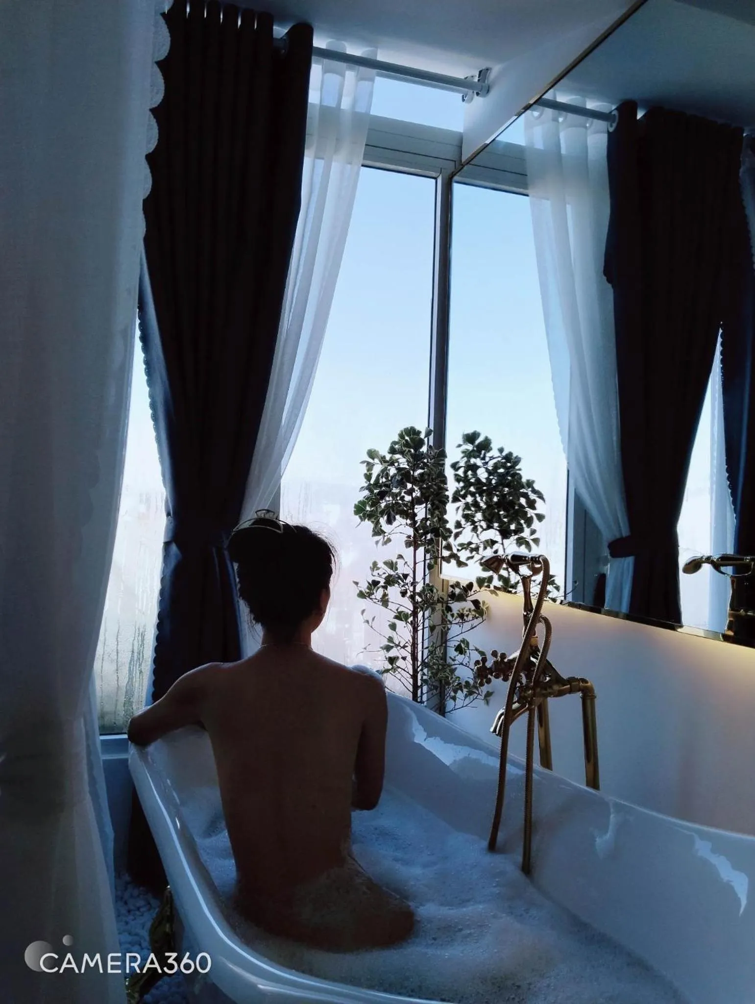 Hot Tub in AMIGO Luxury Palace- Cạnh Chợ Đêm Đà Lạt