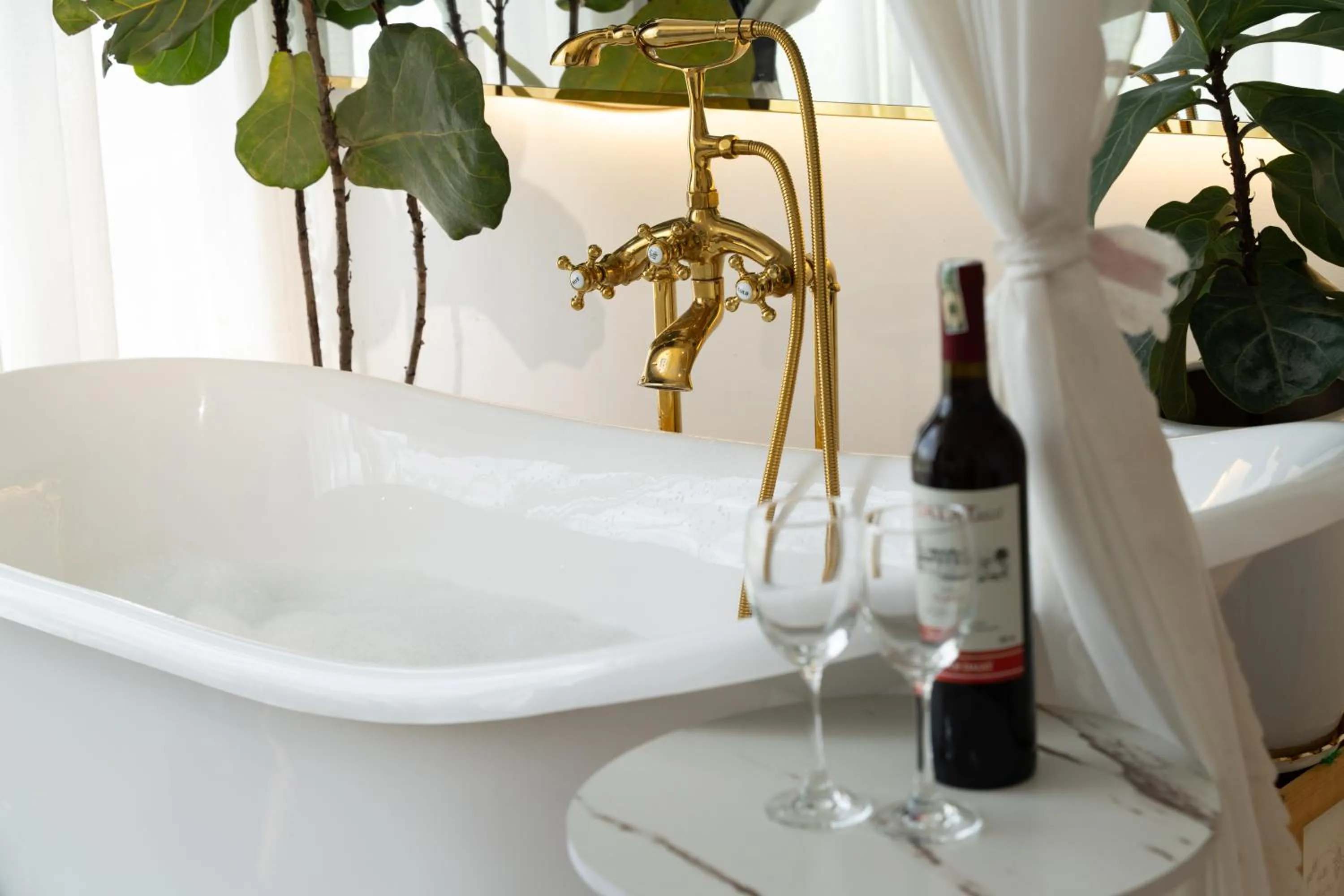 Hot Tub in AMIGO Luxury Palace- Cạnh Chợ Đêm Đà Lạt