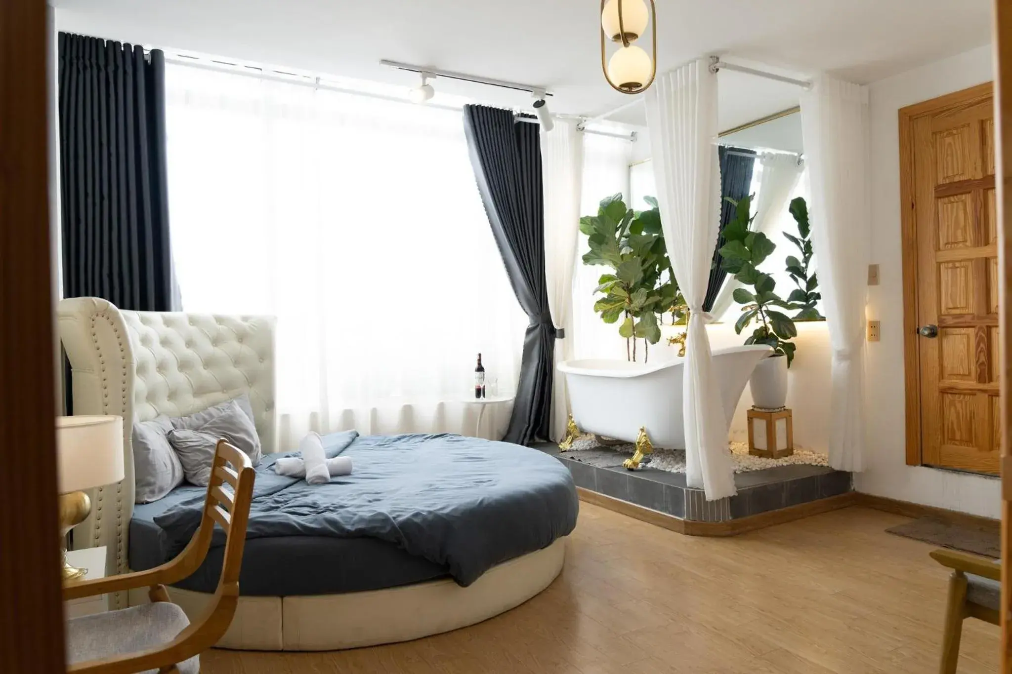 Bed in AMIGO Luxury Palace- Cạnh Chợ Đêm Đà Lạt Bed in AMIGO Luxury Palace- Cạnh Chợ Đêm Đà Lạt