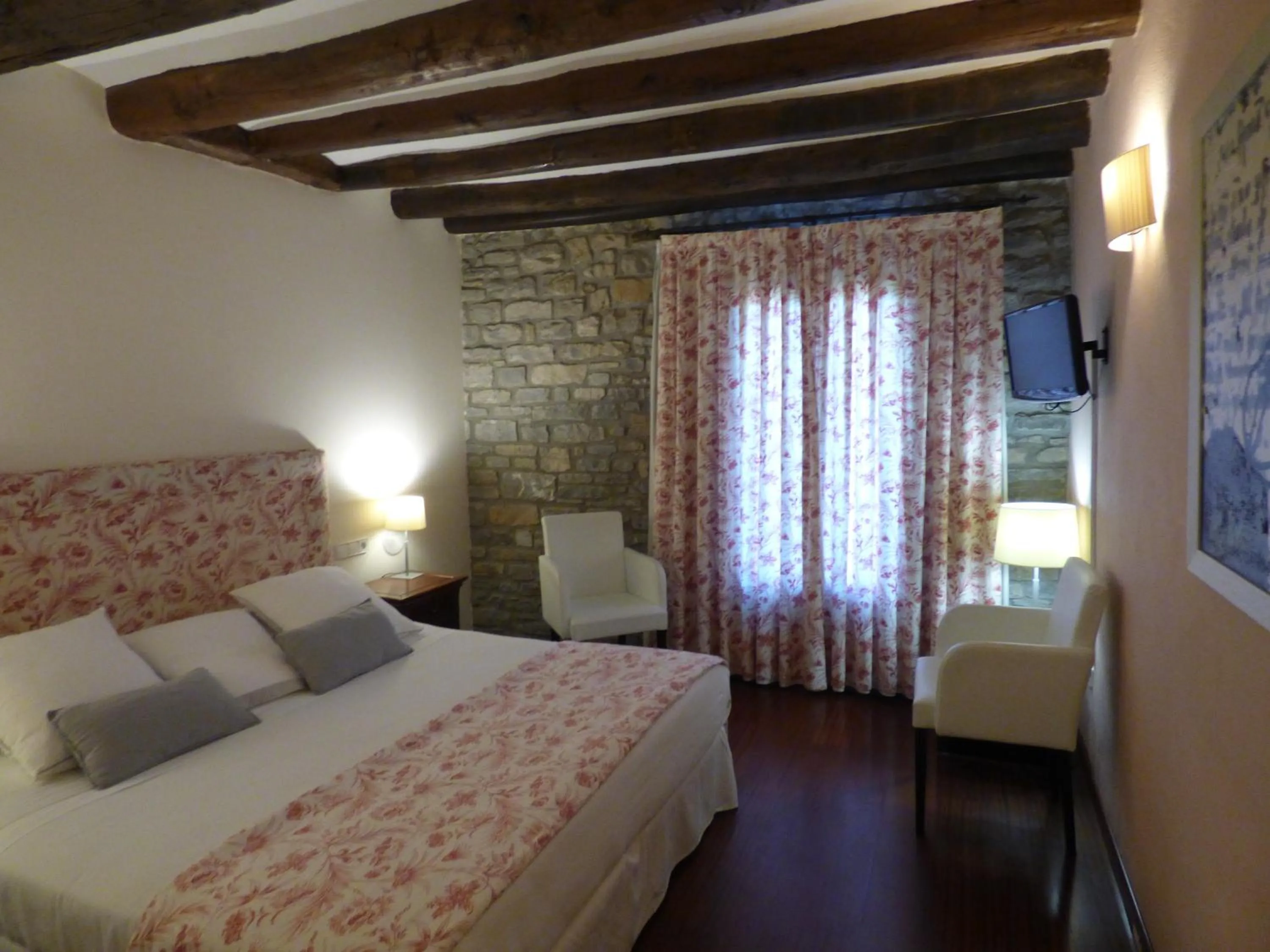 Photo of the whole room, Bed in Los Arcos