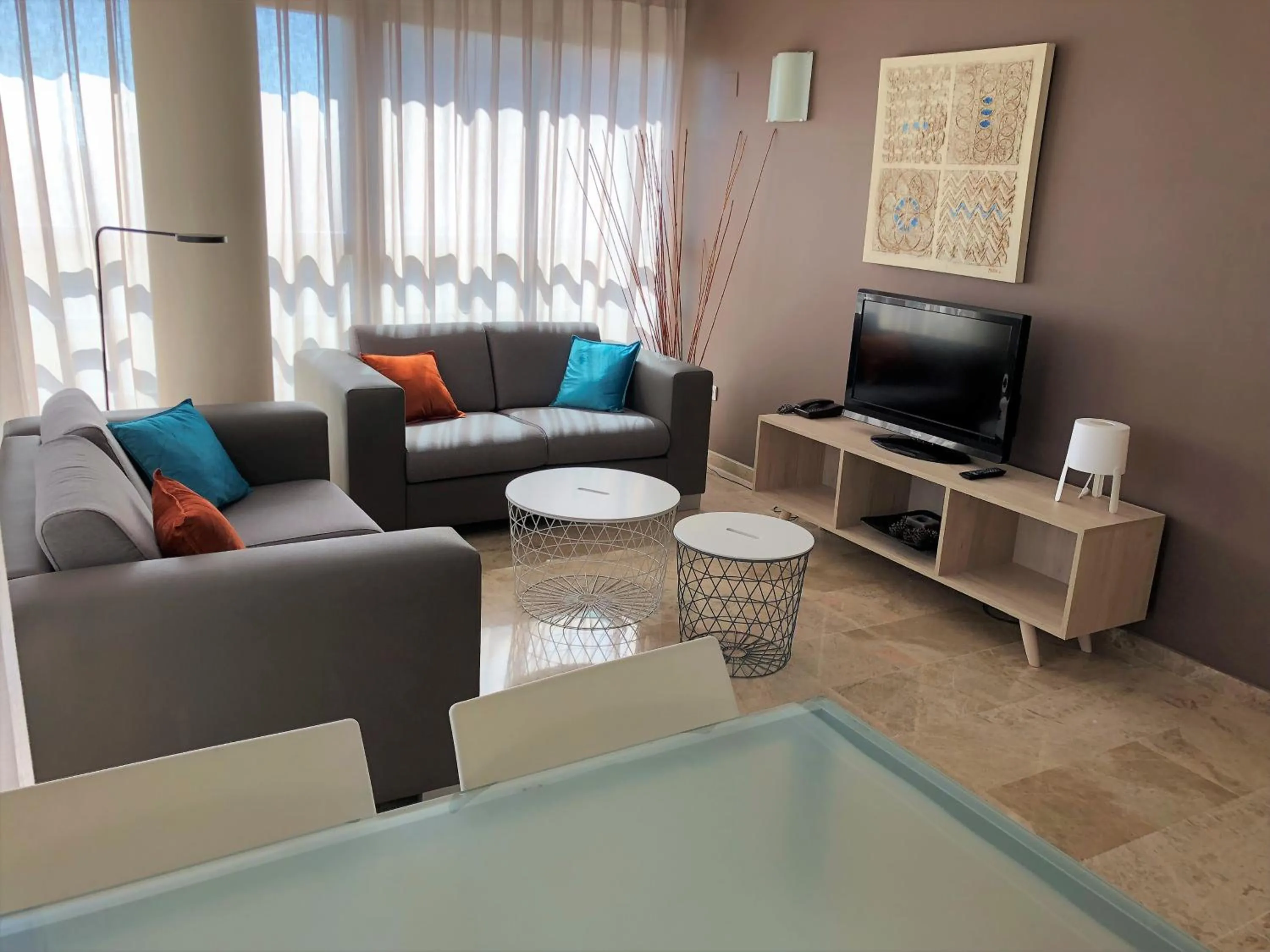 Living room in Apartamentos Plaza Picasso