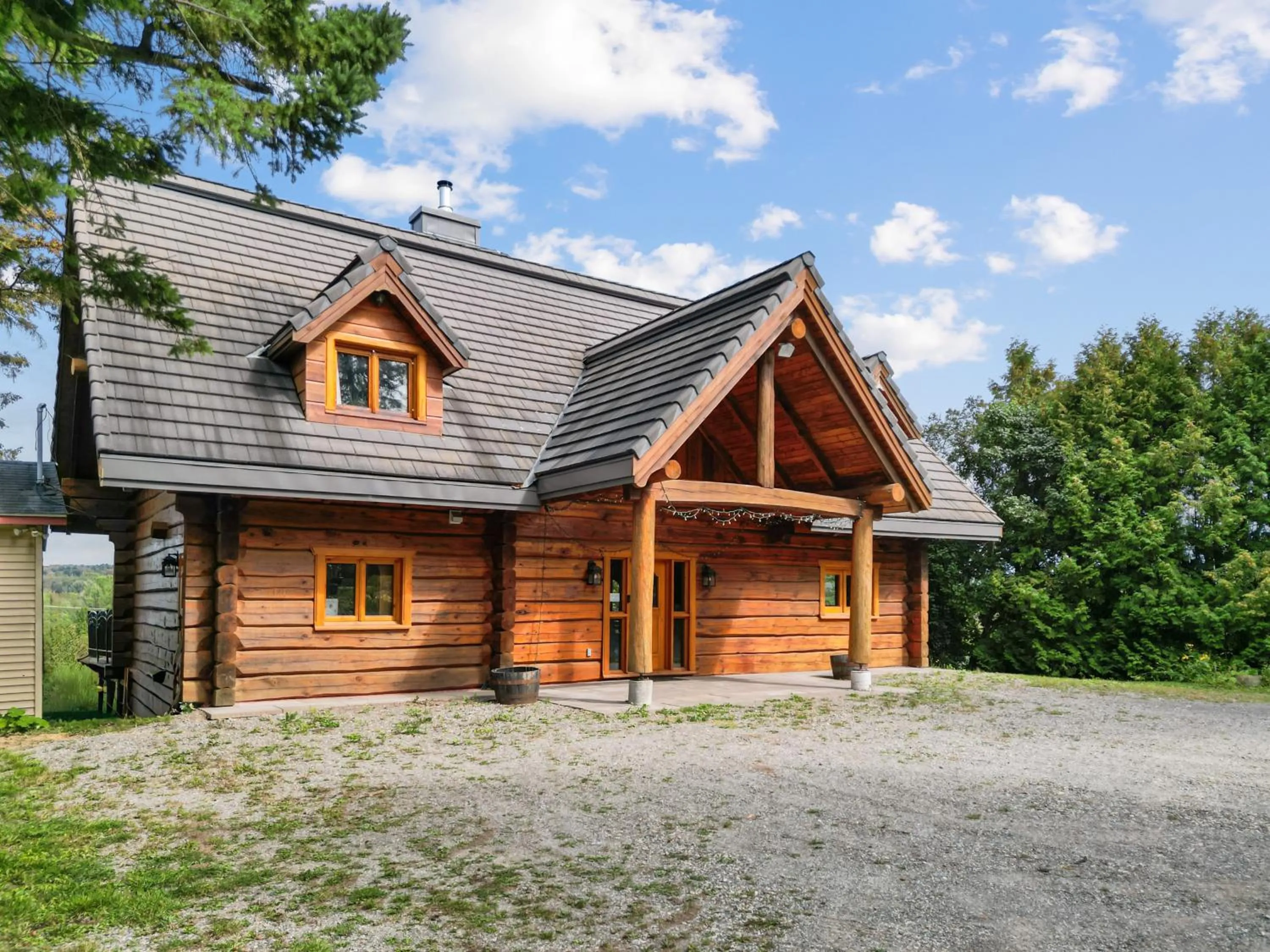 Hébergement "La Maison en Bois Rond"
