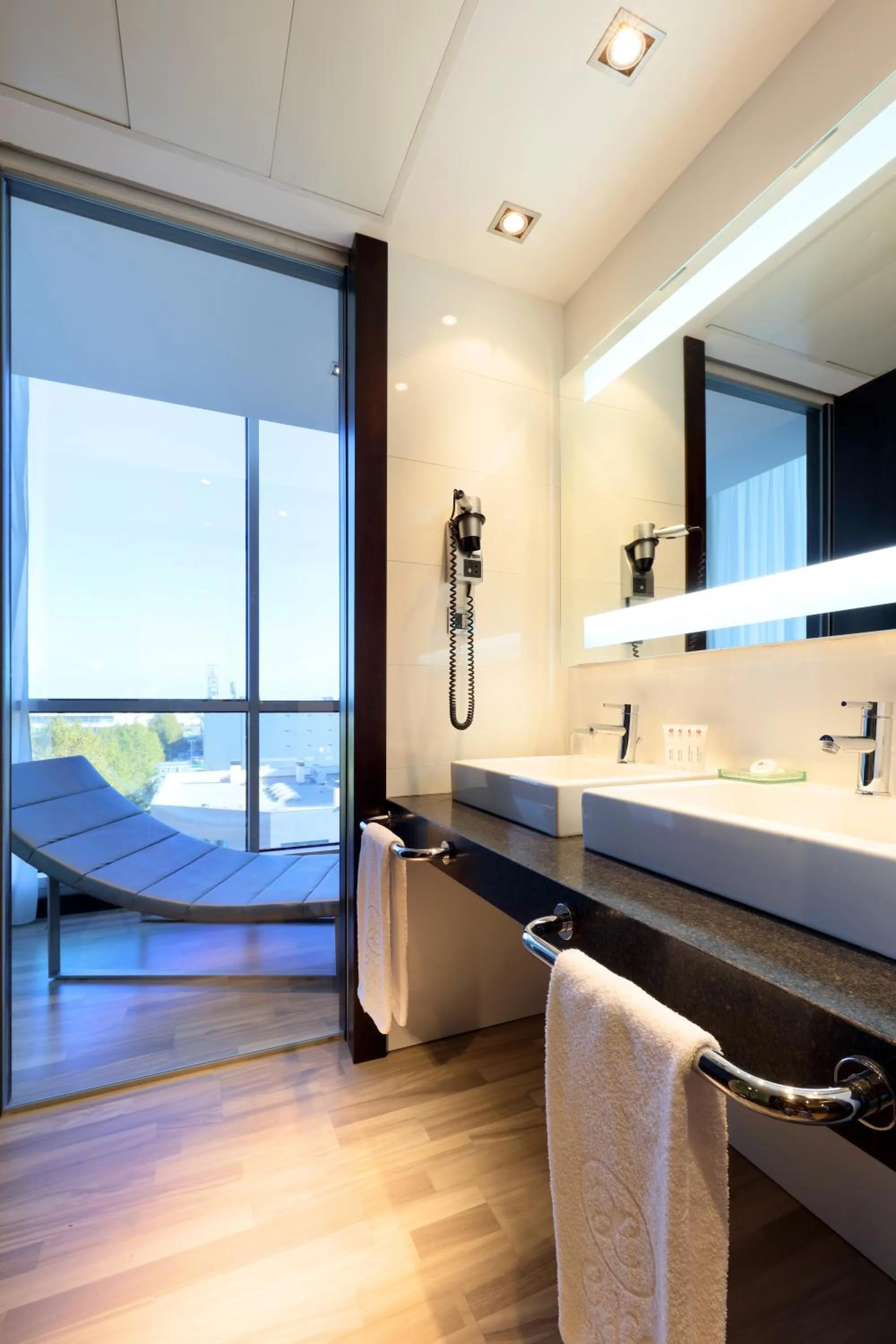 Bathroom, Bed in Exe Puerto de Sagunto