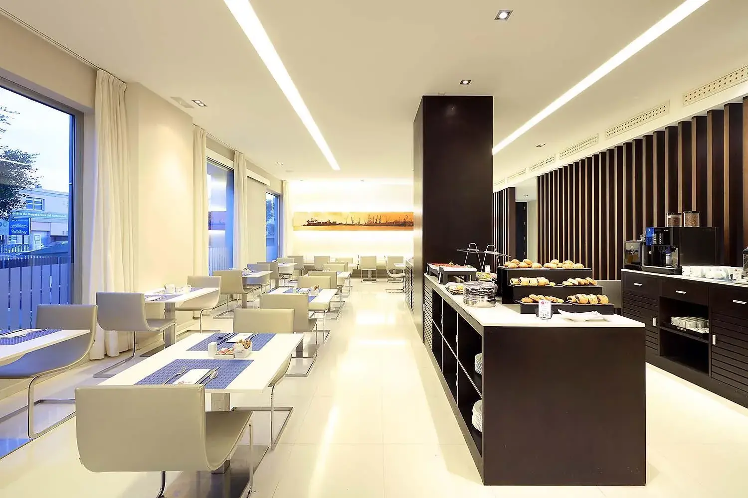 Restaurant/places to eat in Exe Puerto de Sagunto Restaurant/places to eat in Exe Puerto de Sagunto