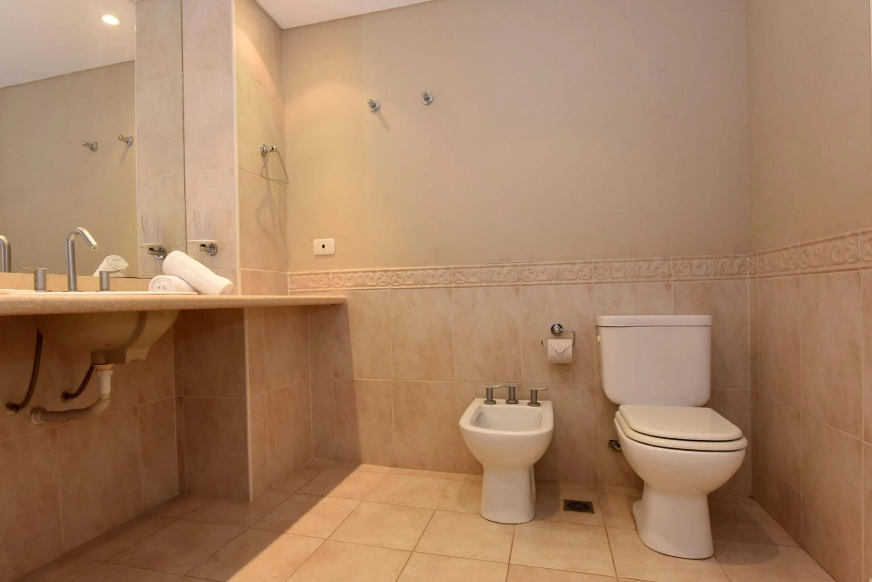 Bathroom in Camberland Resort & Spa Ramallo