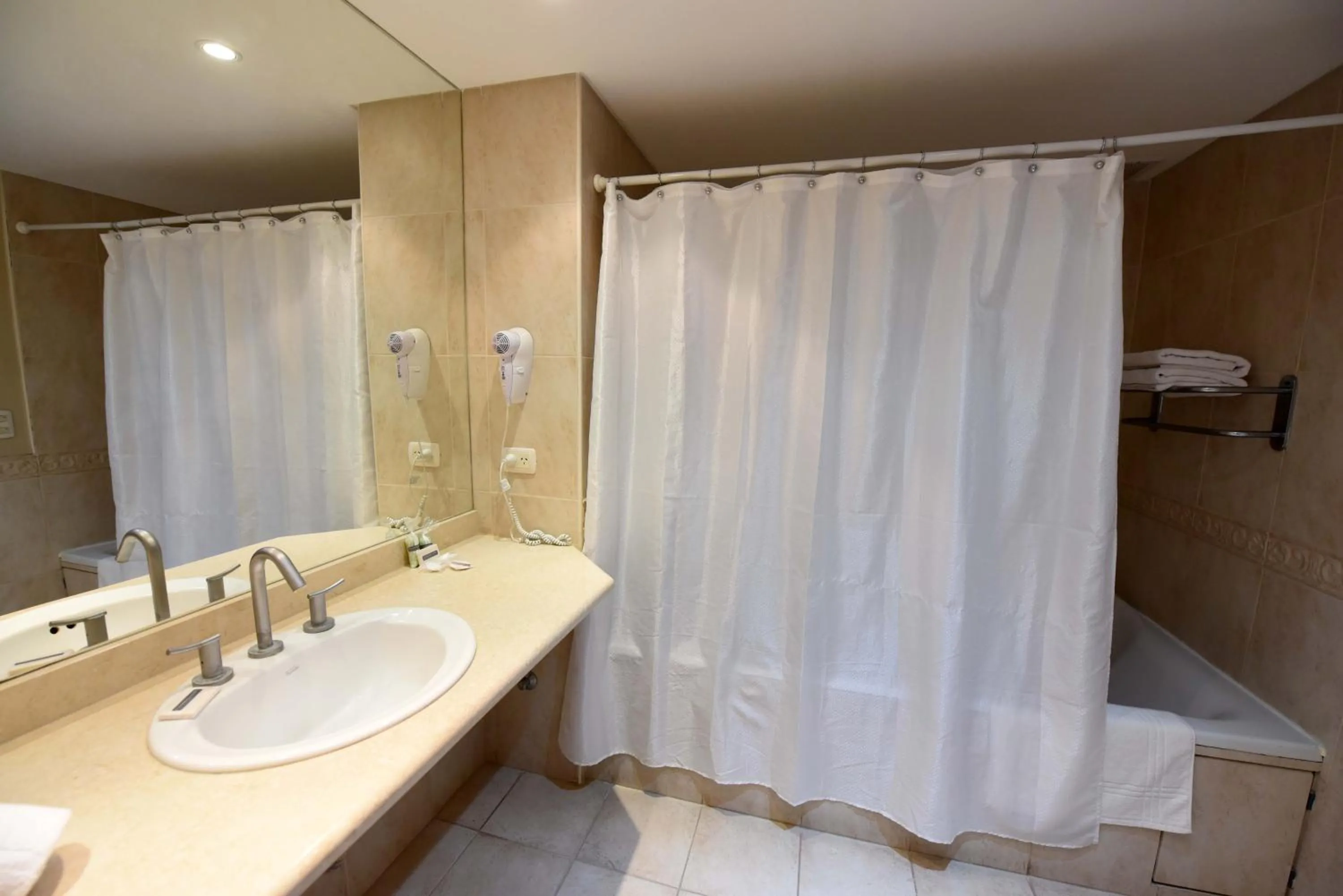 Bathroom in Camberland Resort & Spa Ramallo