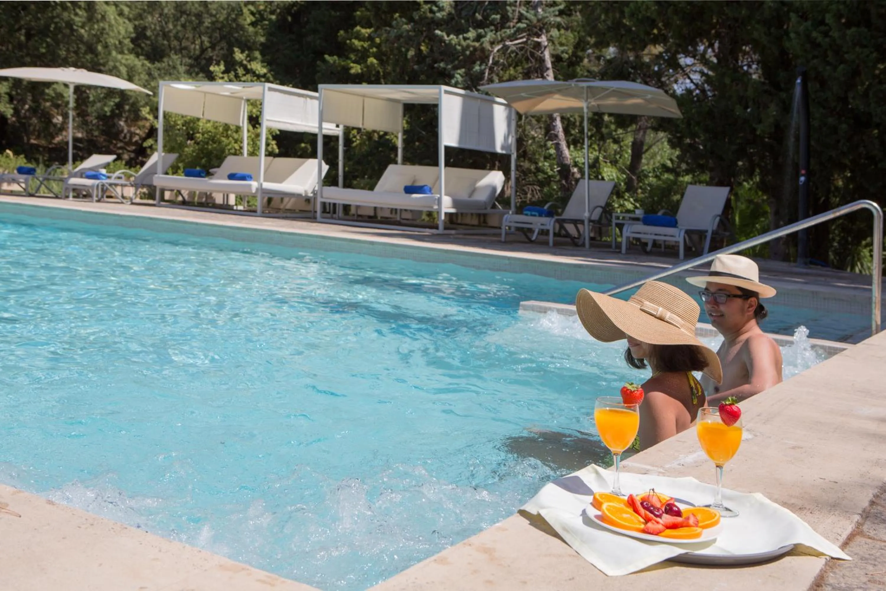Hot Tub in L’Hermitage Hotel & Spa