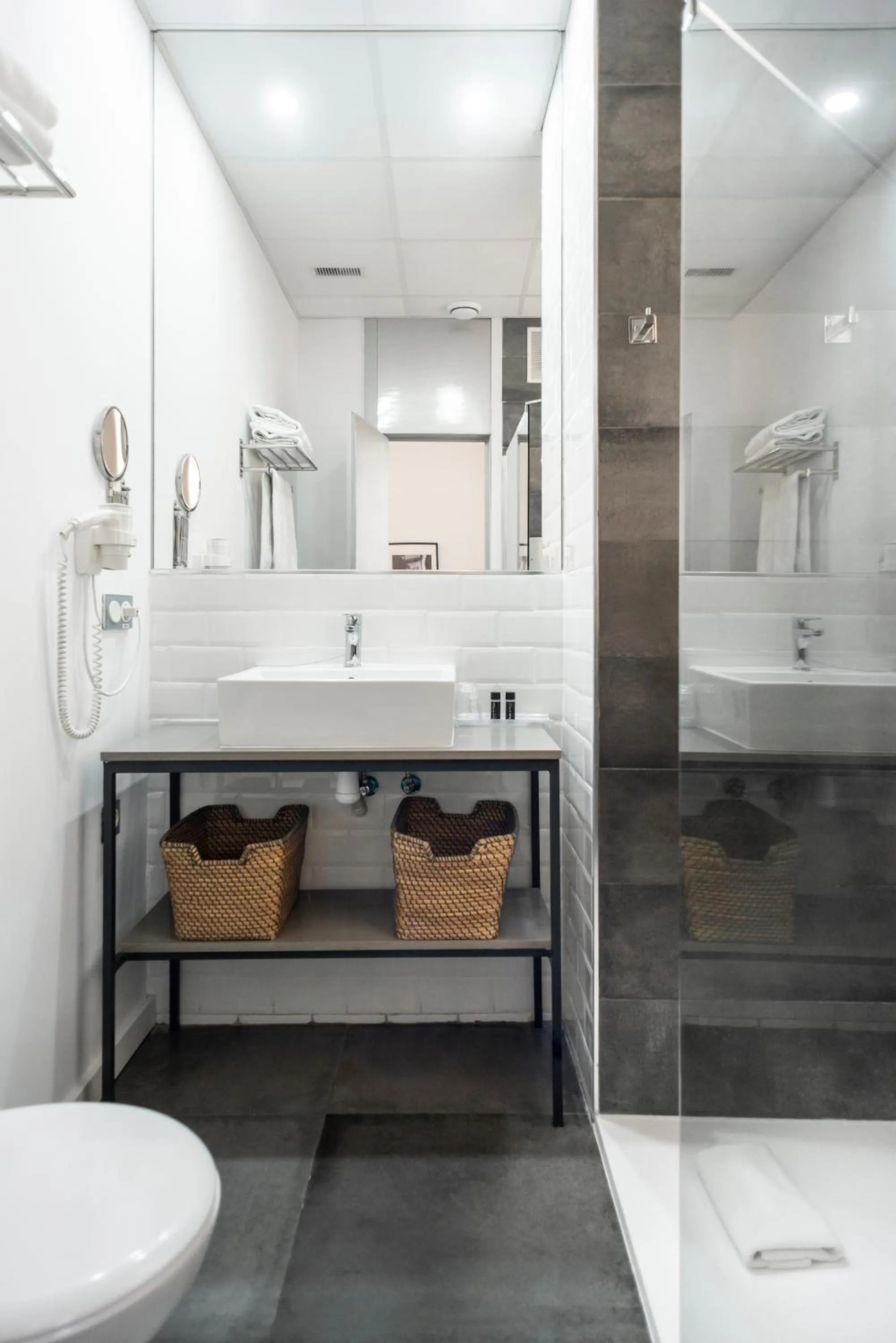 Shower in Blanq Carmen Hotel