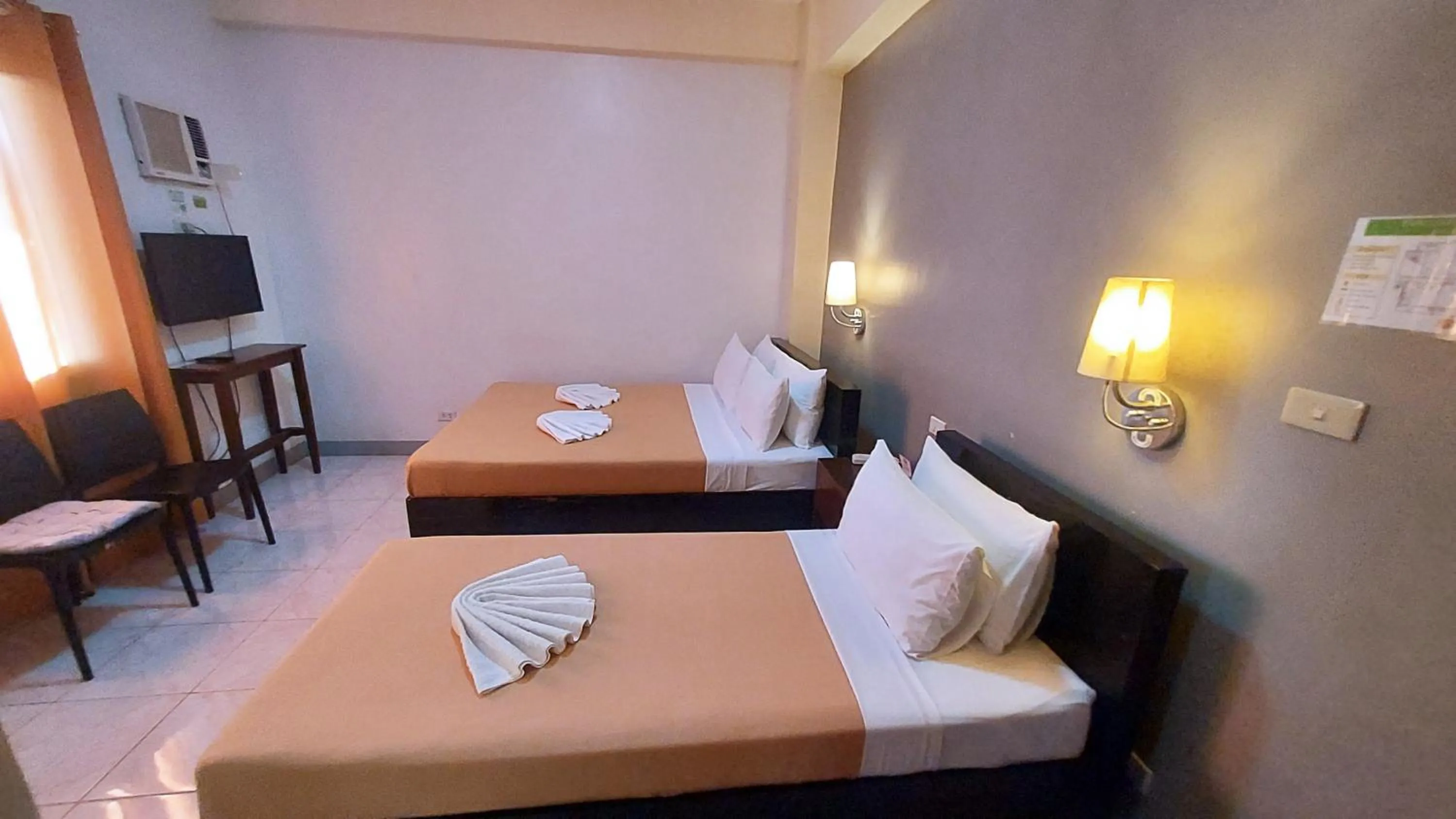 Bedroom, Bed in Coron Vista Lodge