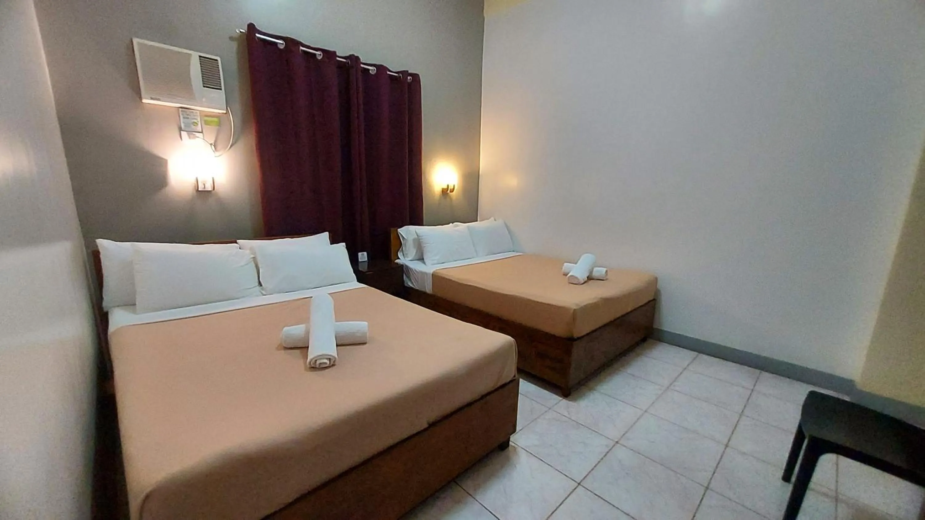 Bed in Coron Vista Lodge