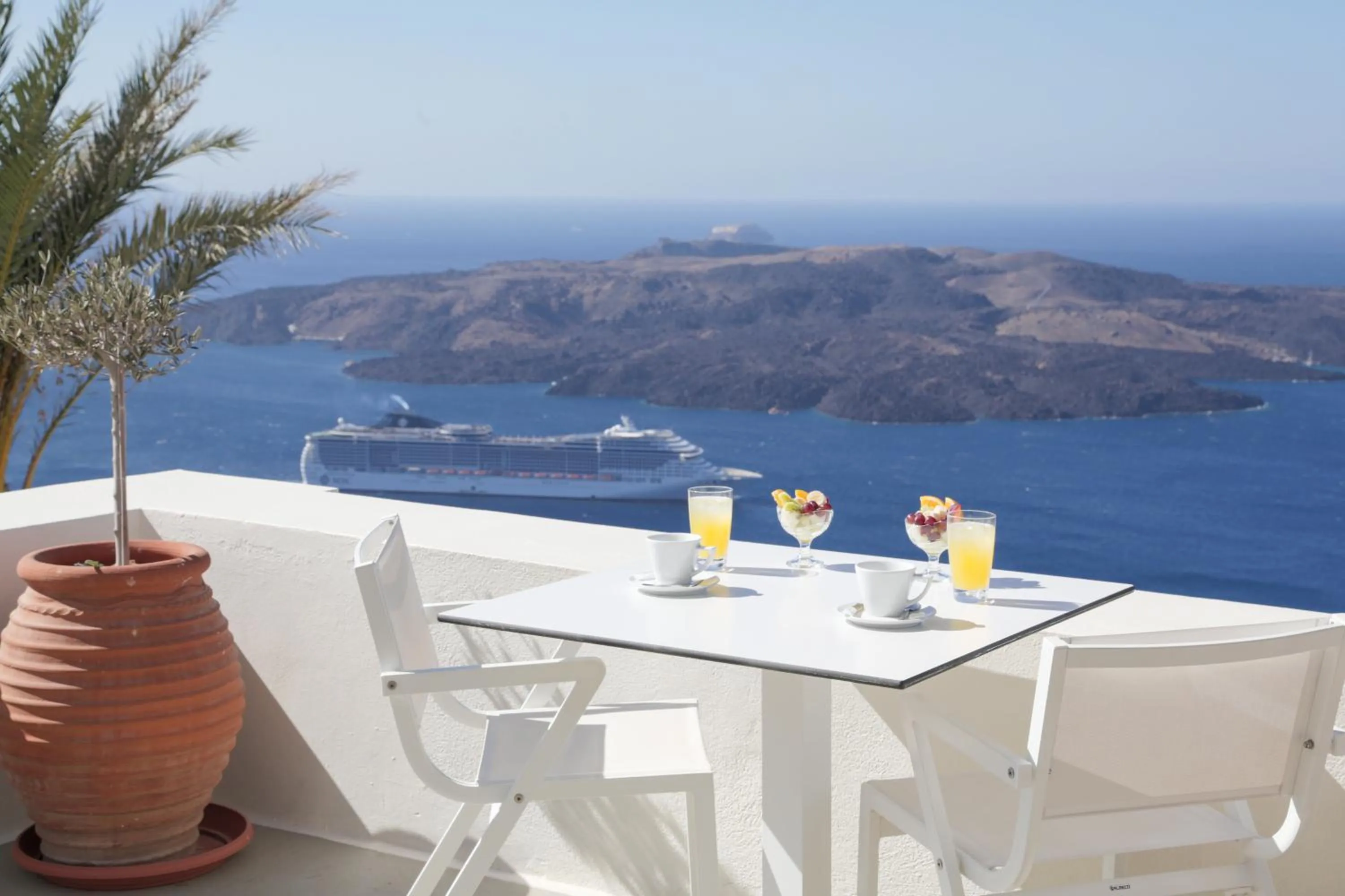 Balcony/Terrace in Pantelia Suites