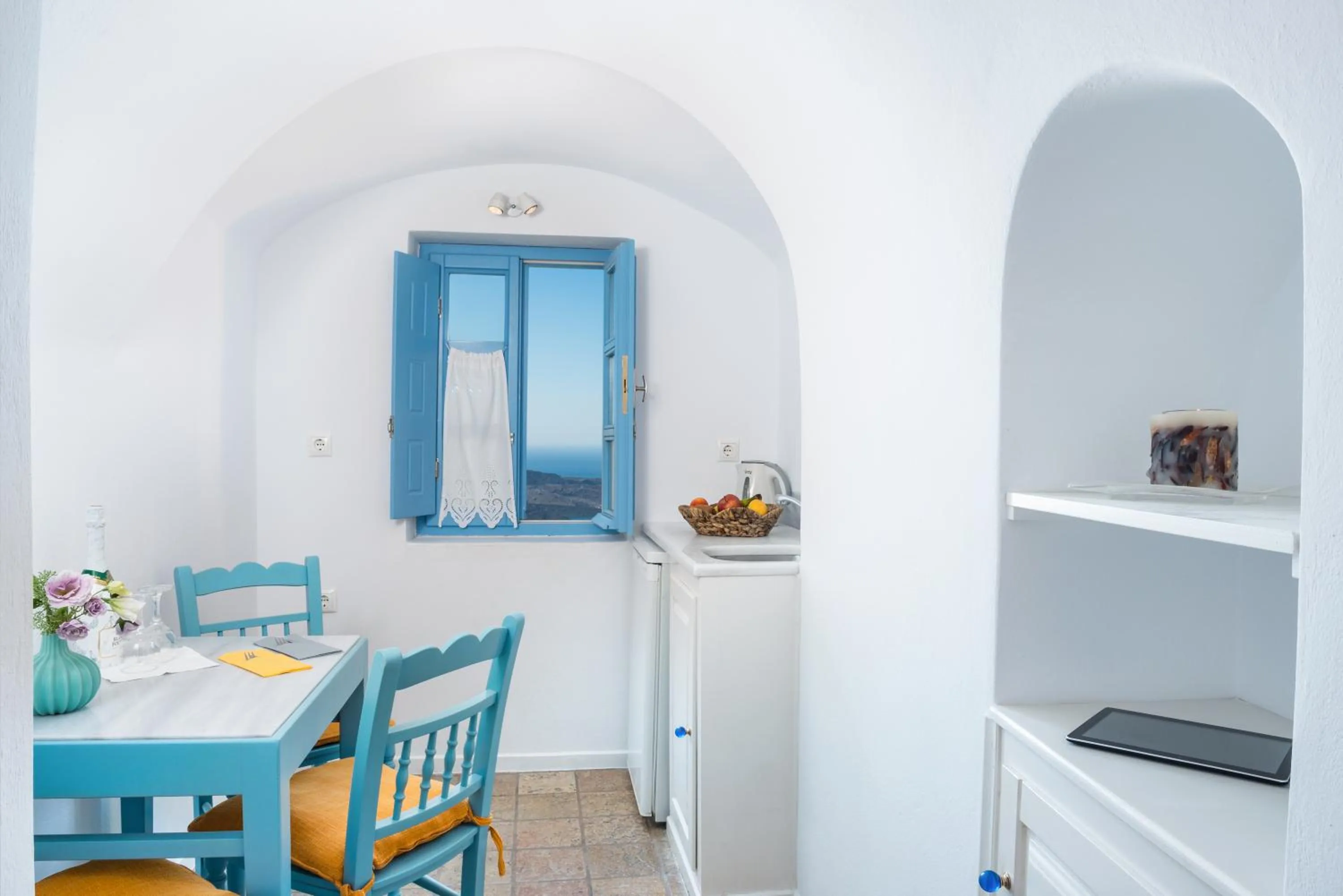 Kitchen or kitchenette in Pantelia Suites