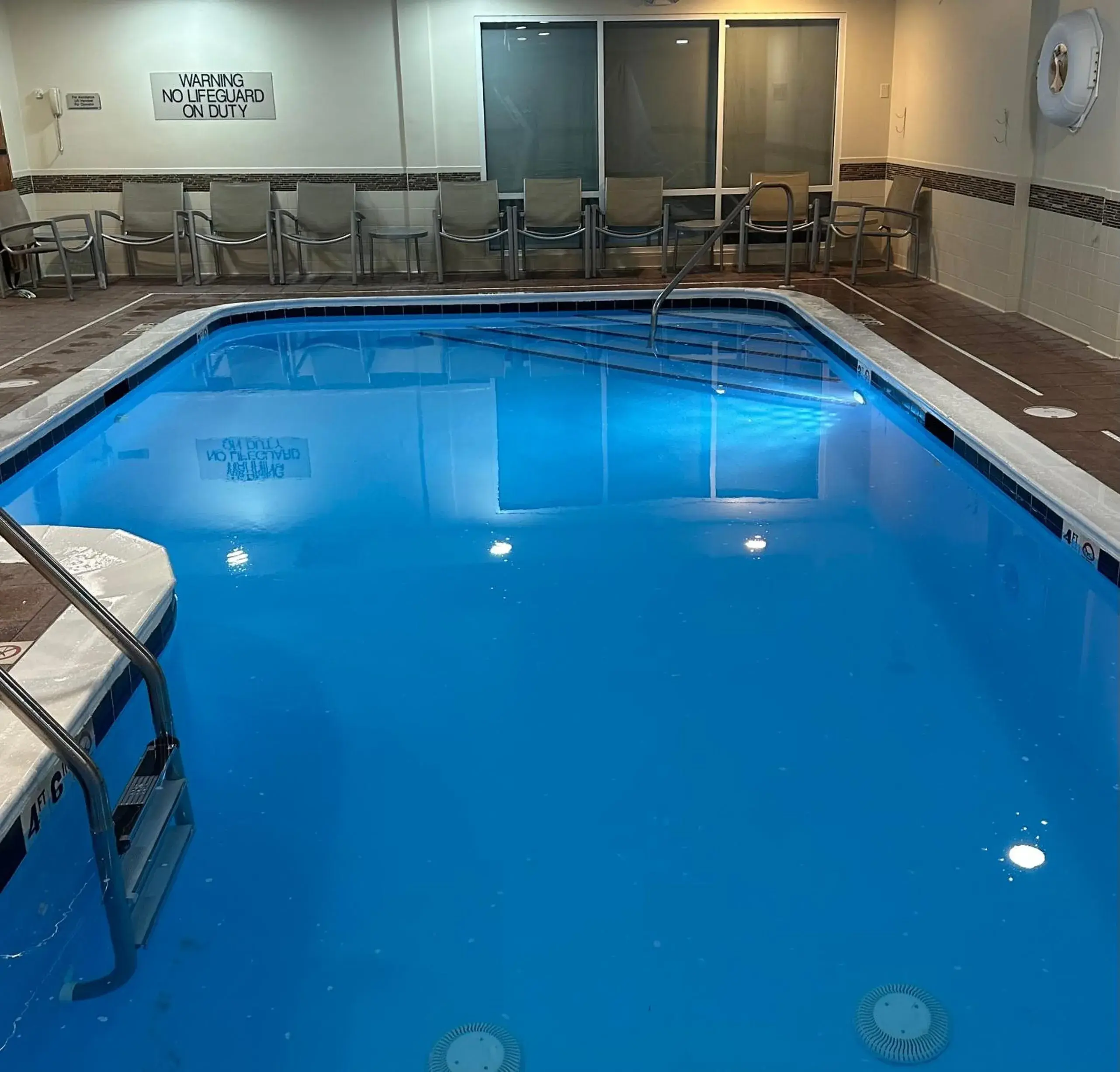 Swimming pool in King's Inn Mason,Ohio Swimming pool in King's Inn Mason,Ohio