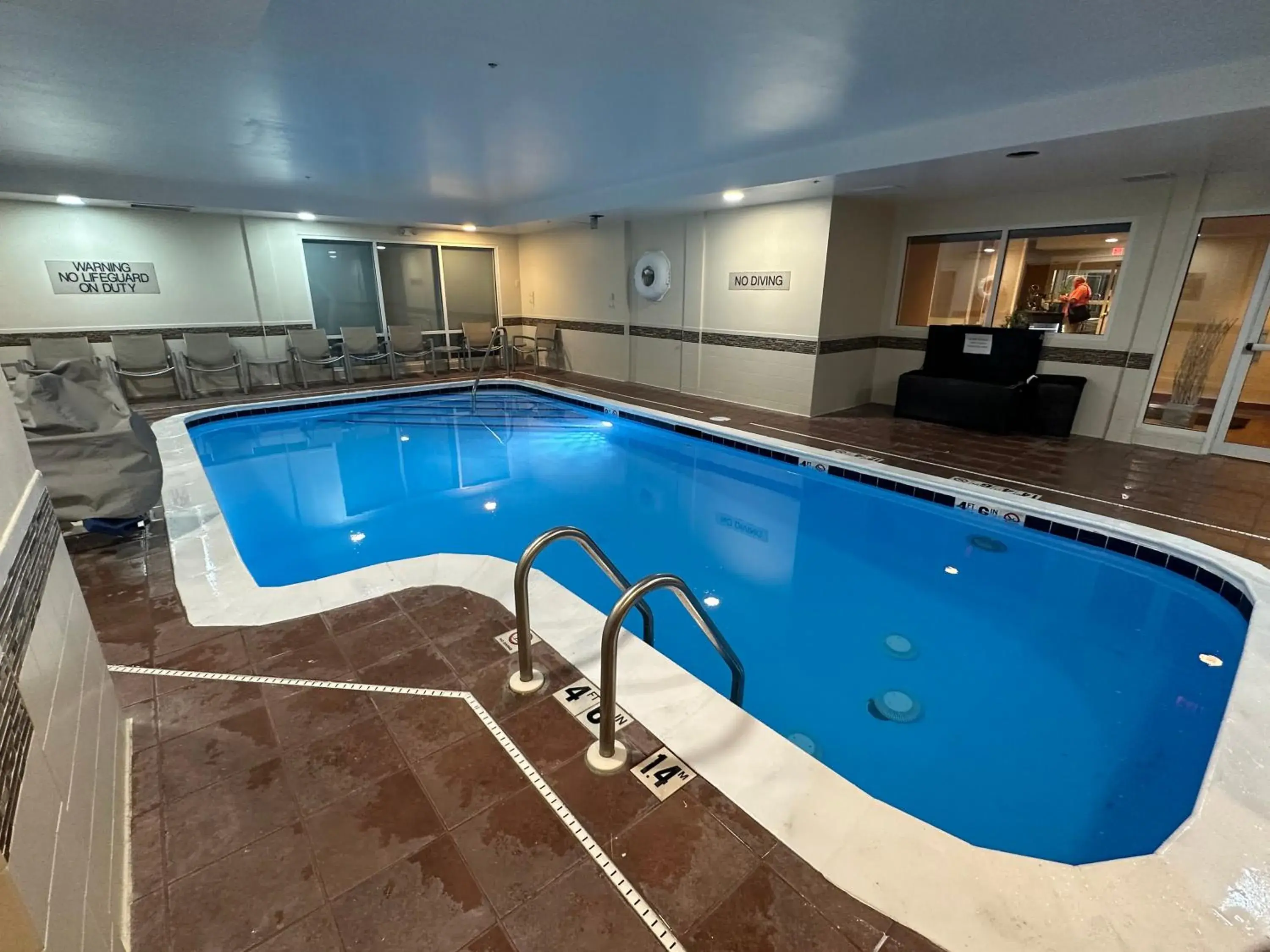 Swimming pool in King's Inn Mason,Ohio Swimming pool in King's Inn Mason,Ohio