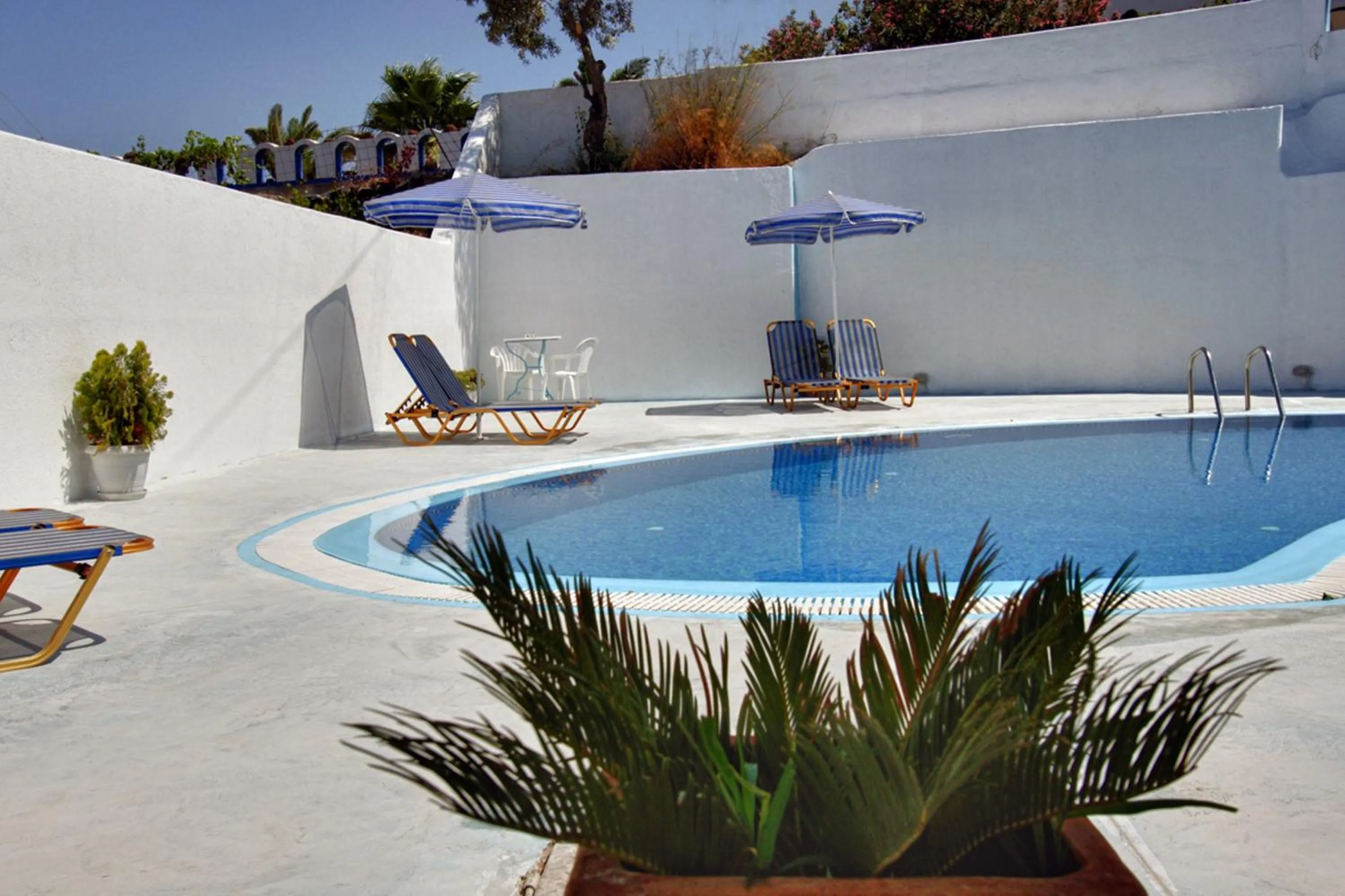 Swimming pool in Villa Pelekanos