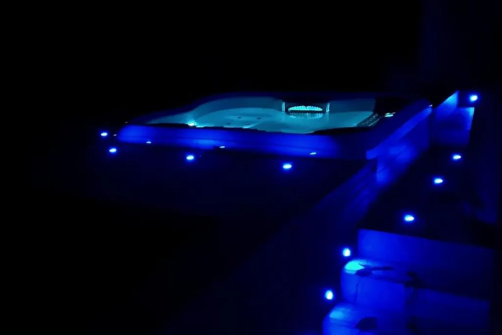 Hot Tub in La parenthèse Là où le temps s'arrête.