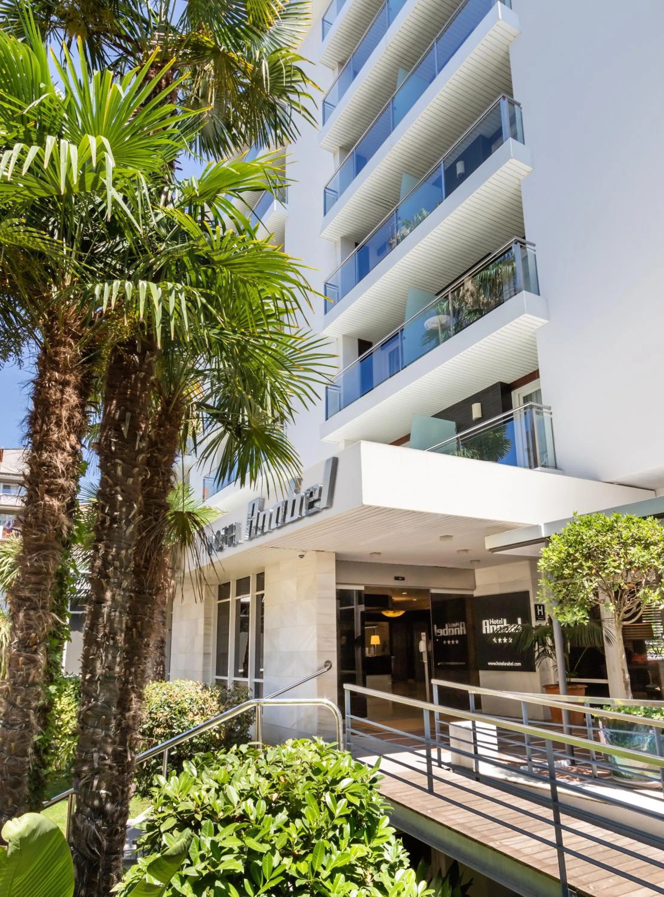 Facade/entrance in Hotel Anabel