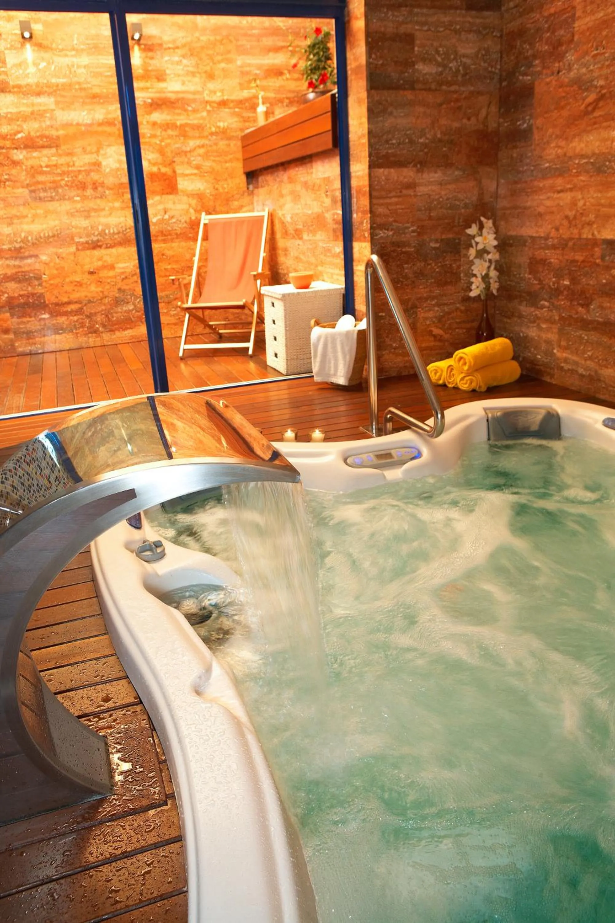 Hot Tub in Hotel Spa Cap de Creus