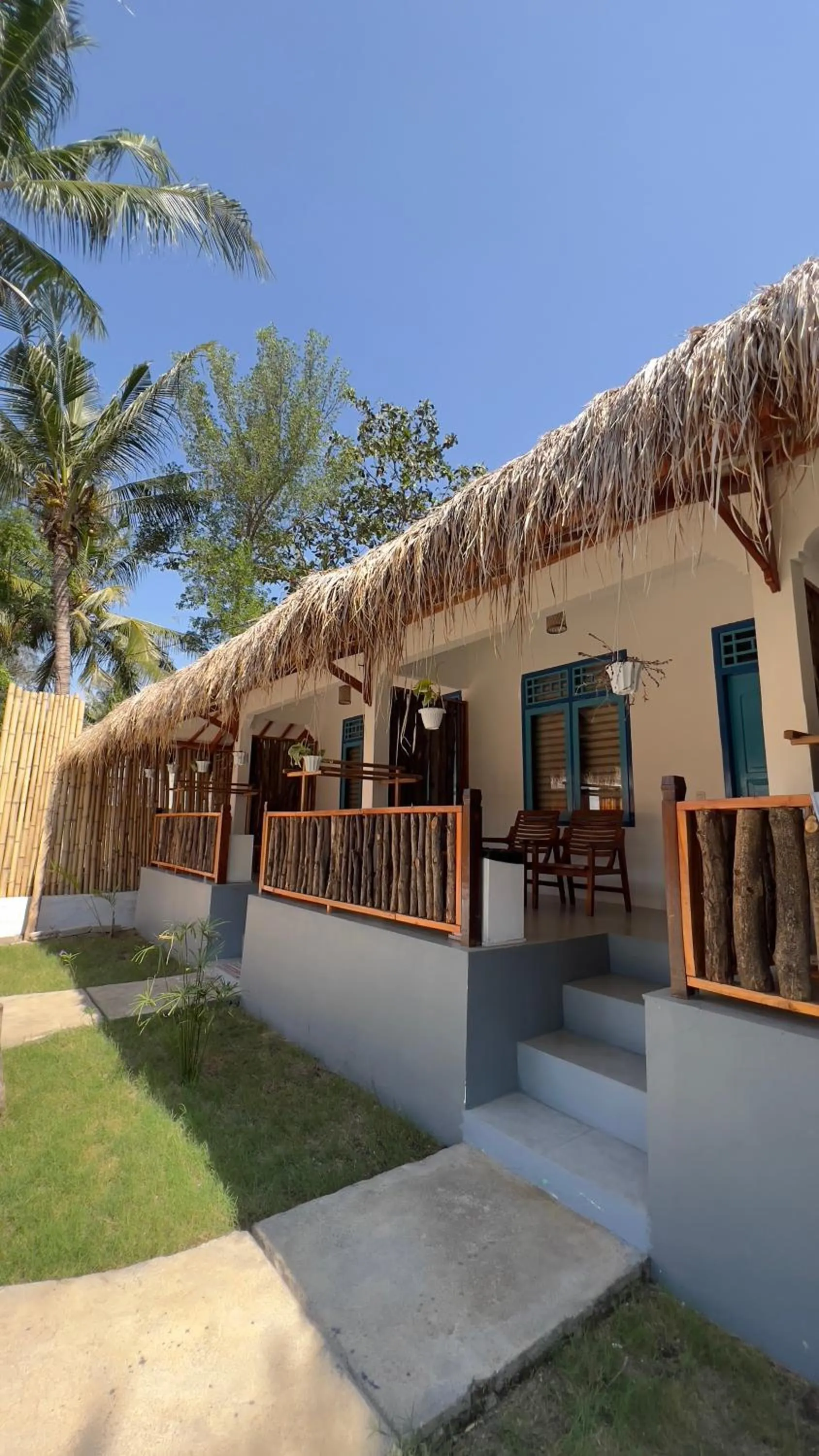 Property building in Formosa Beach Club & Bungalow