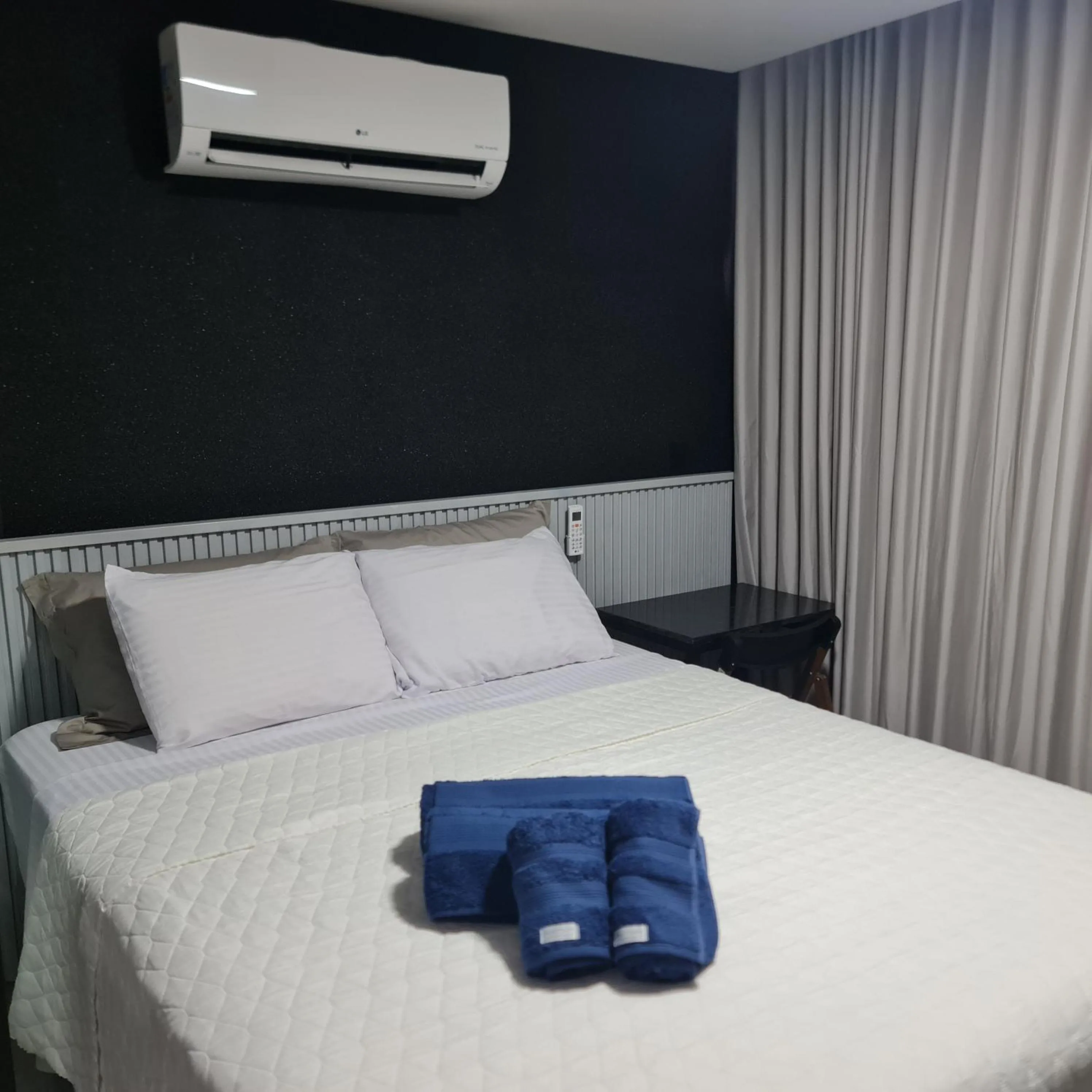 Bed in Lindo Flat no Jardim Oceania - Get One