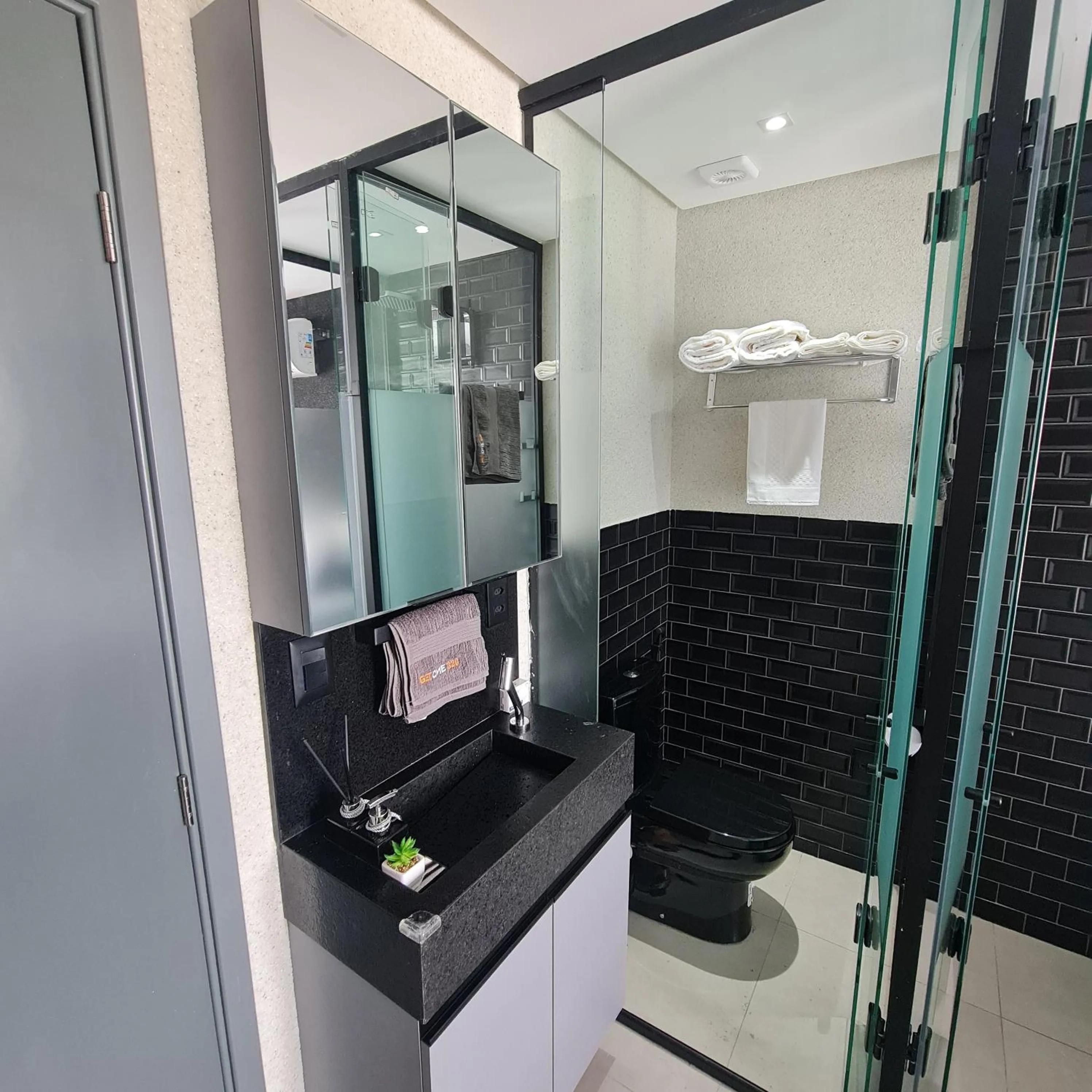 Toilet in Lindo Flat no Jardim Oceania - Get One