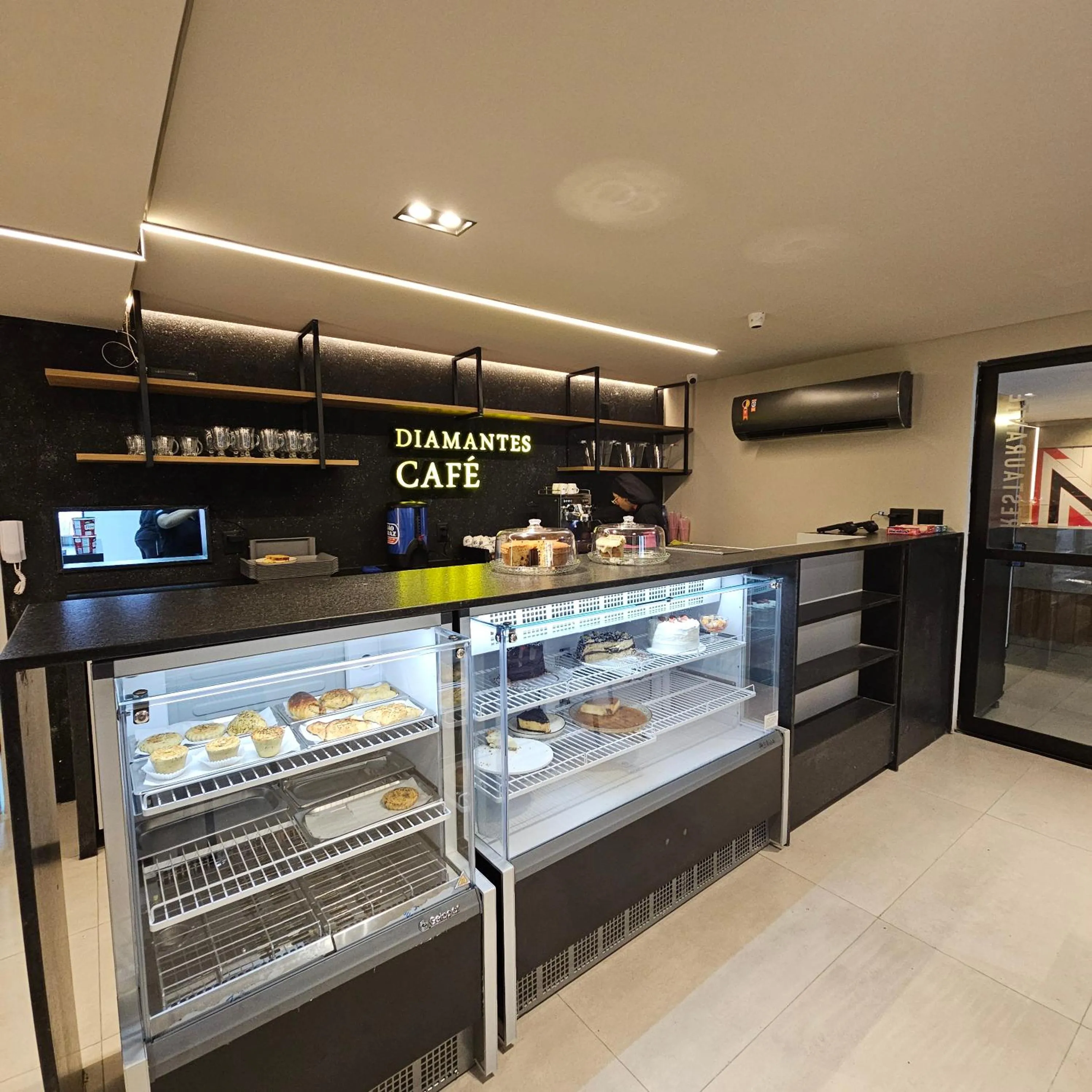 Restaurant/places to eat in Lindo Flat no Jardim Oceania - Get One